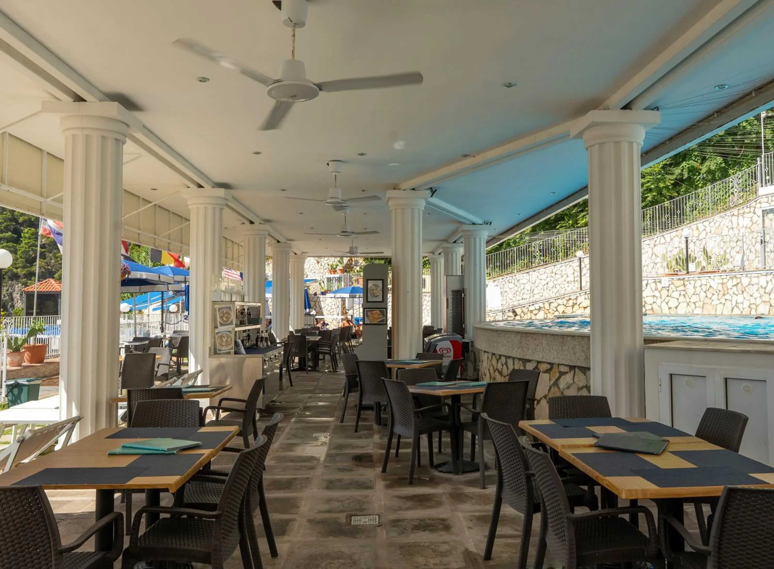 Restaurant/places to eat in Hotel Weber Ambassador Restaurant/places to eat in Hotel Weber Ambassador