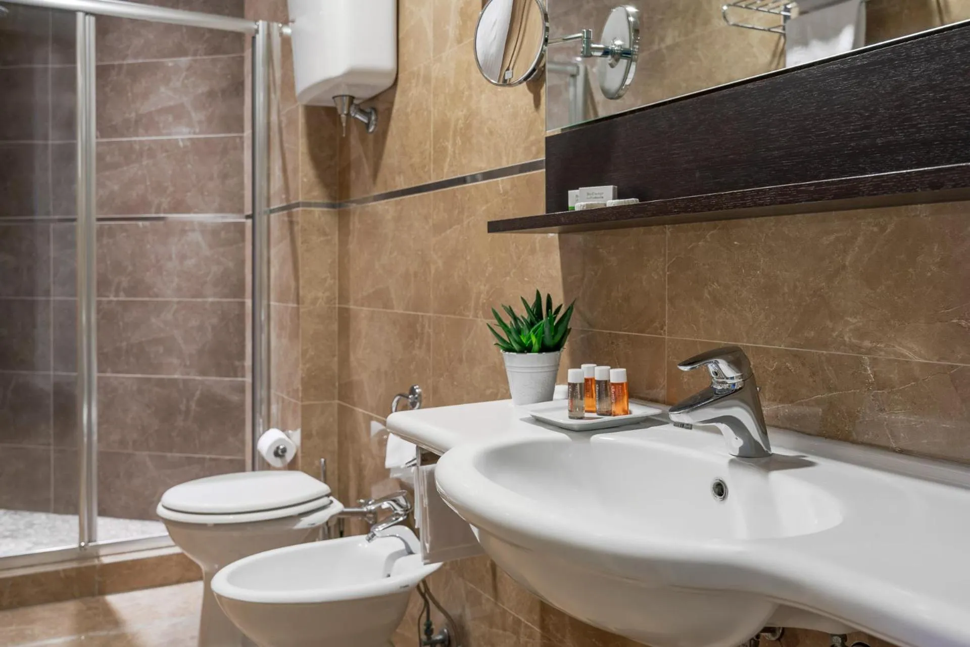 Shower in Grand Hotel Terme & SPA - Chianciano