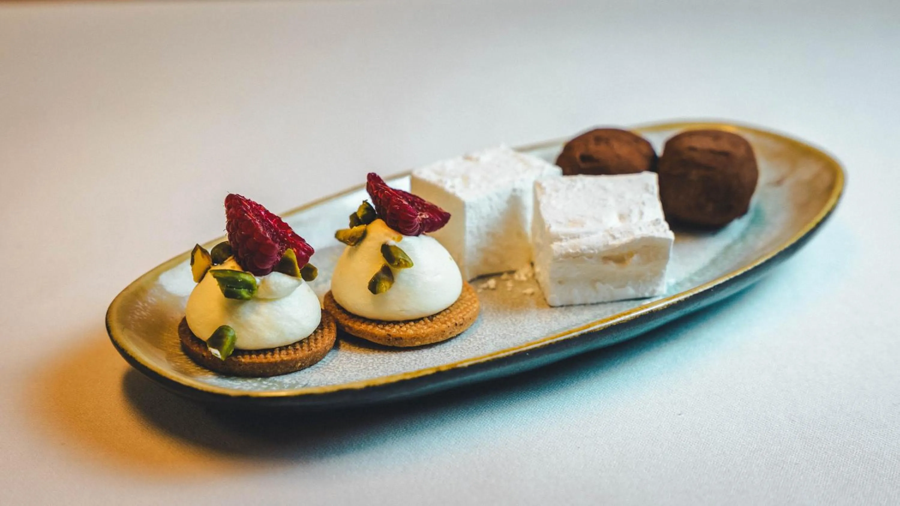 Restaurant/places to eat in Hotel Carlina