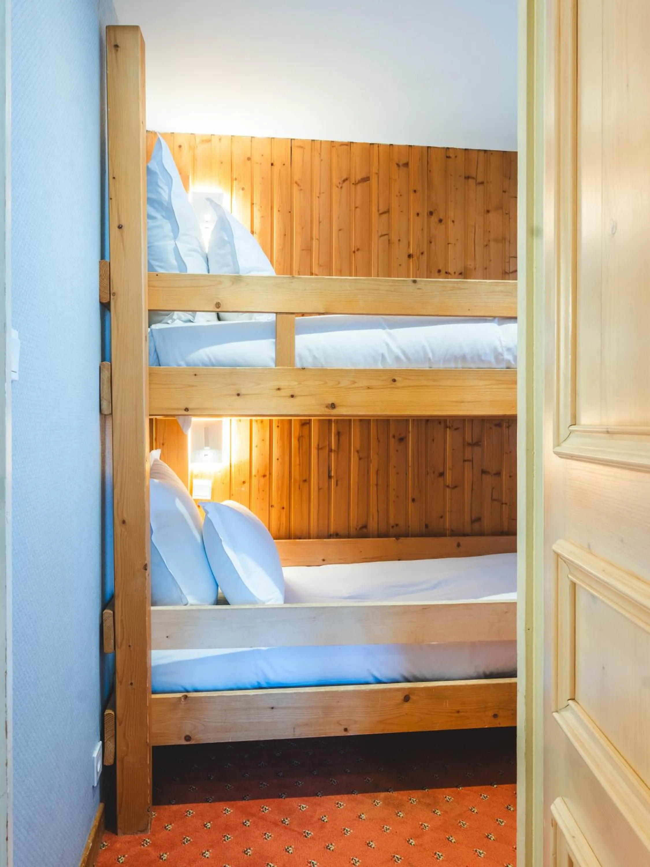 children, Bed in Hotel Carlina