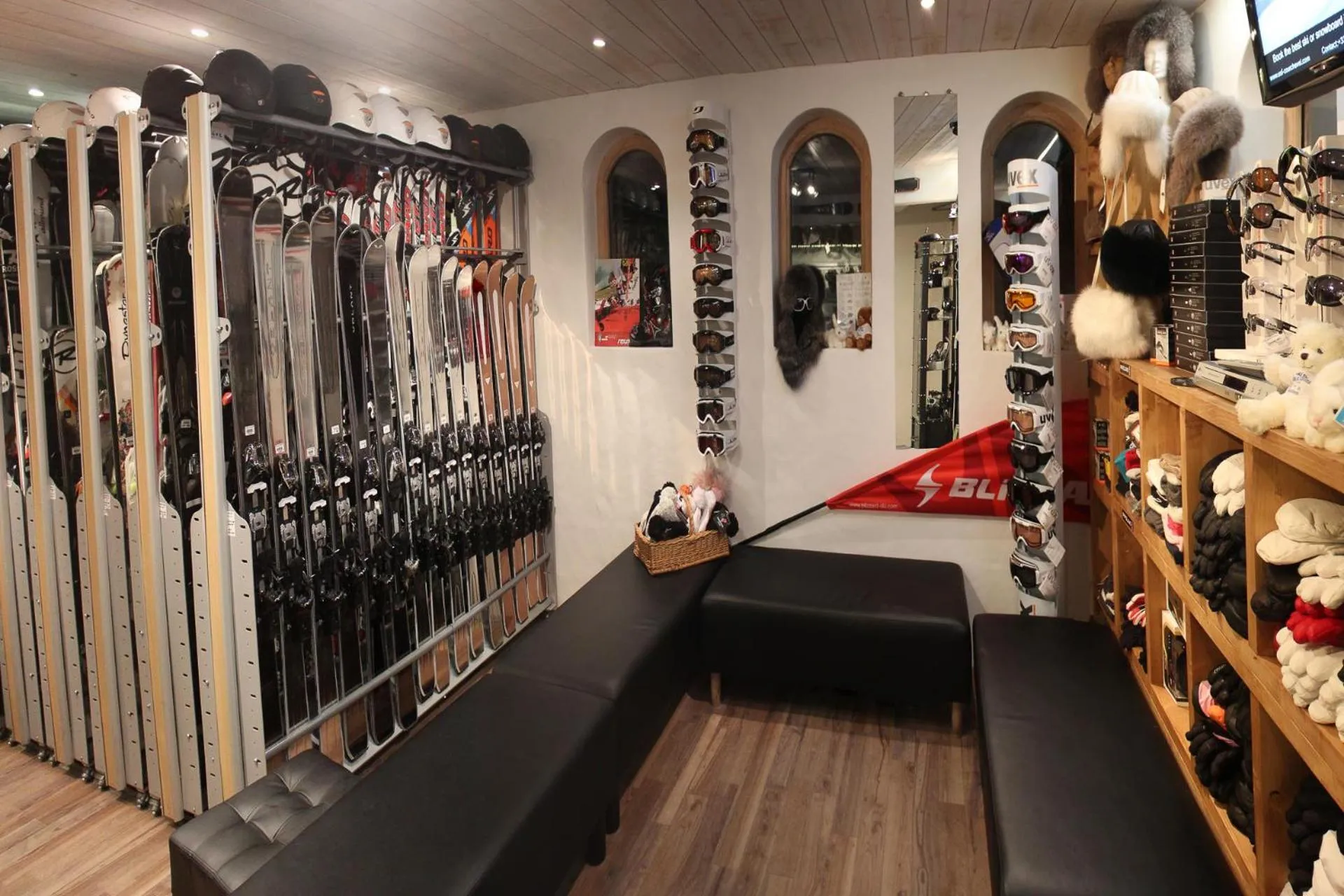 Skiing in Hotel Carlina