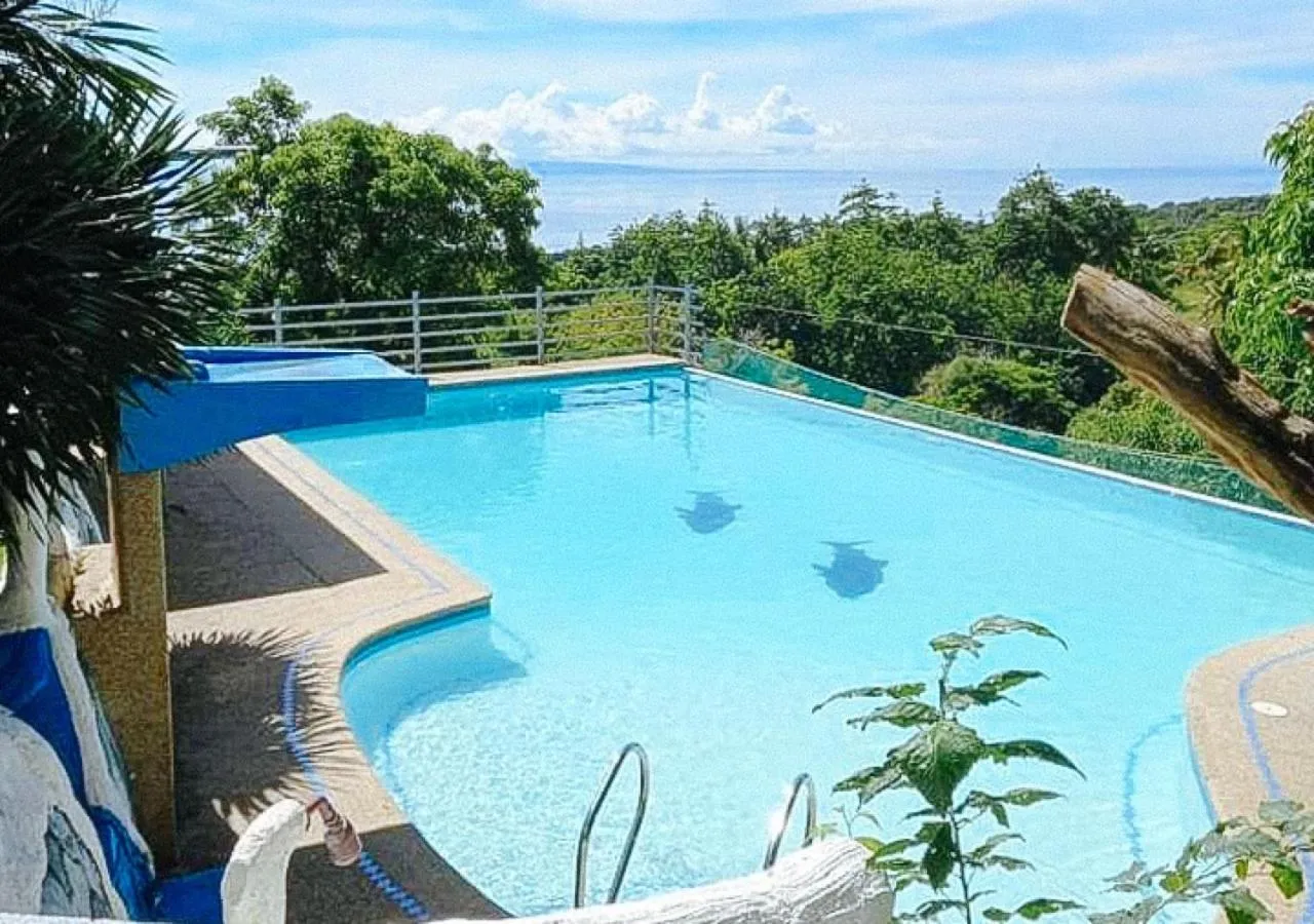 Swimming pool in Negra Mountain Resort