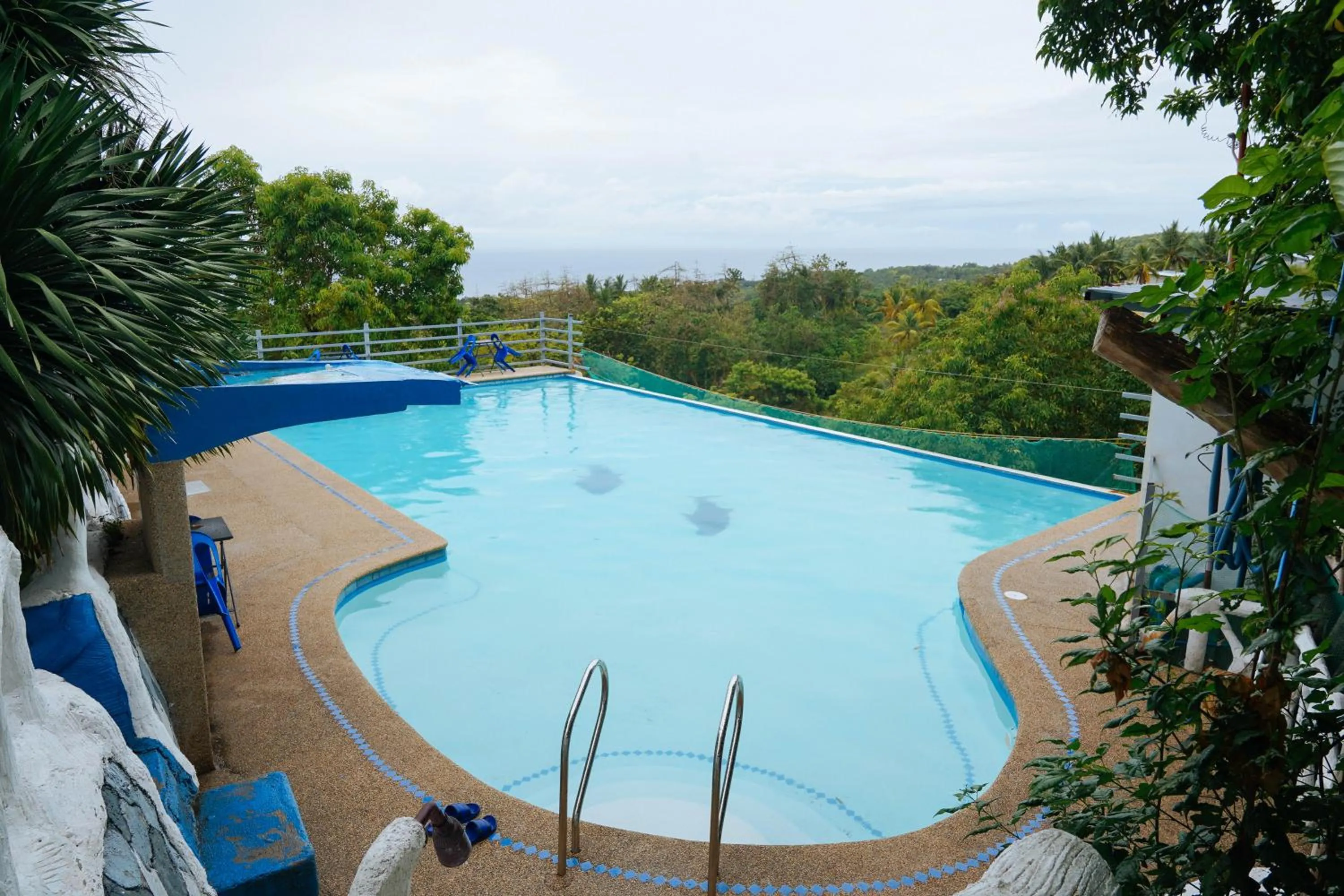 Swimming pool in Negra Mountain Resort