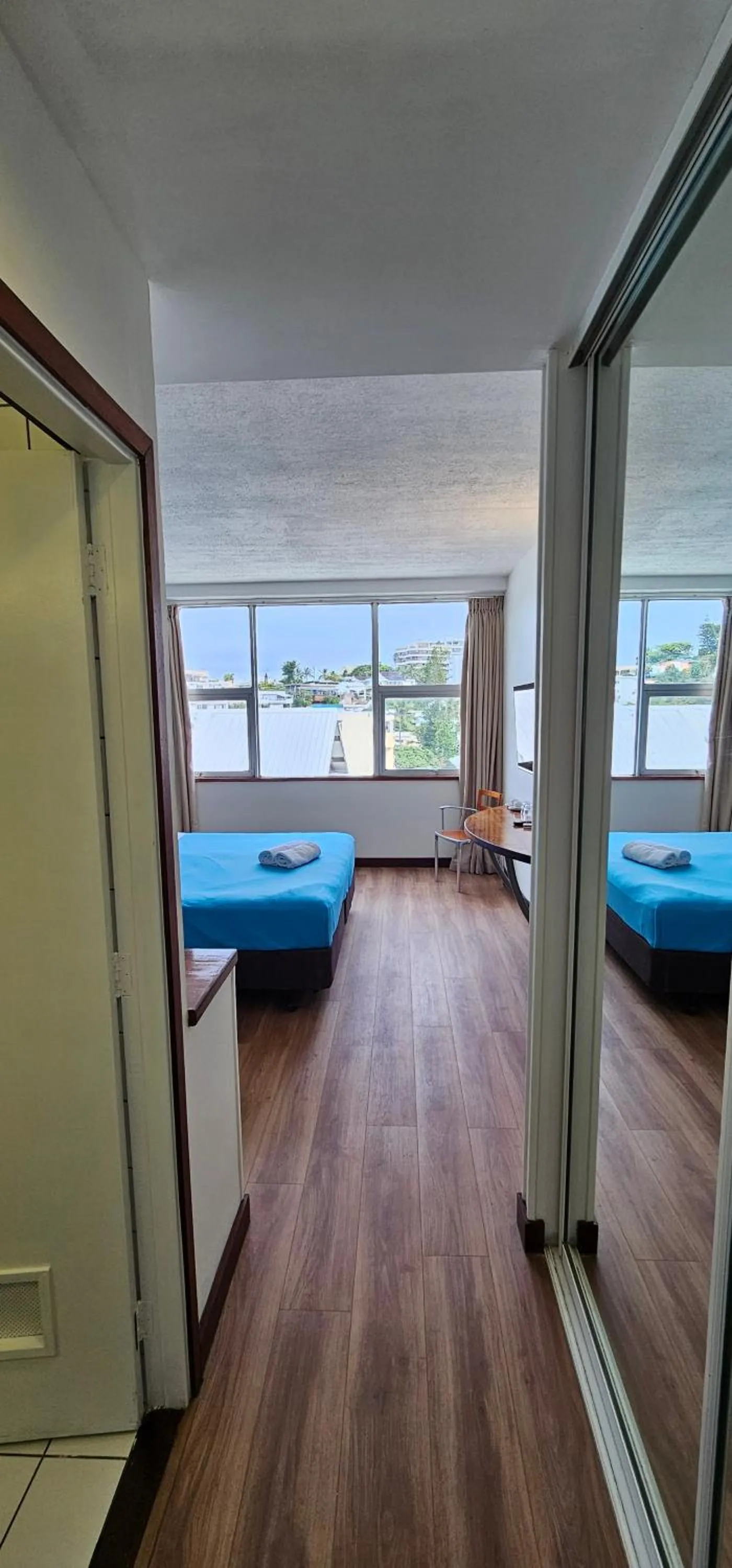 Photo of the whole room, Bed in Auberge du MOCAMBO