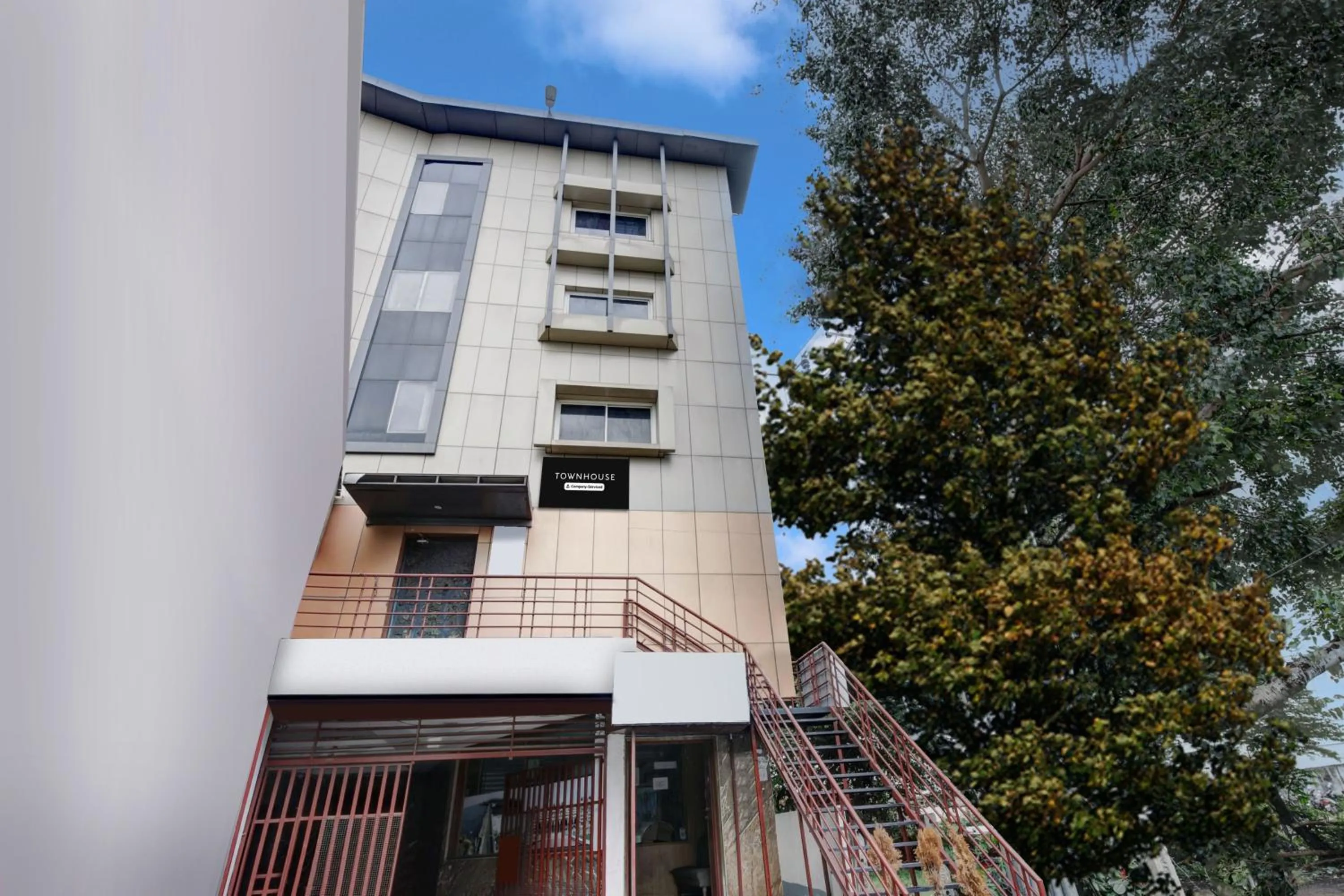 Facade/entrance in Super Townhouse Mysore City Centre Formerly Hotel Mahendra