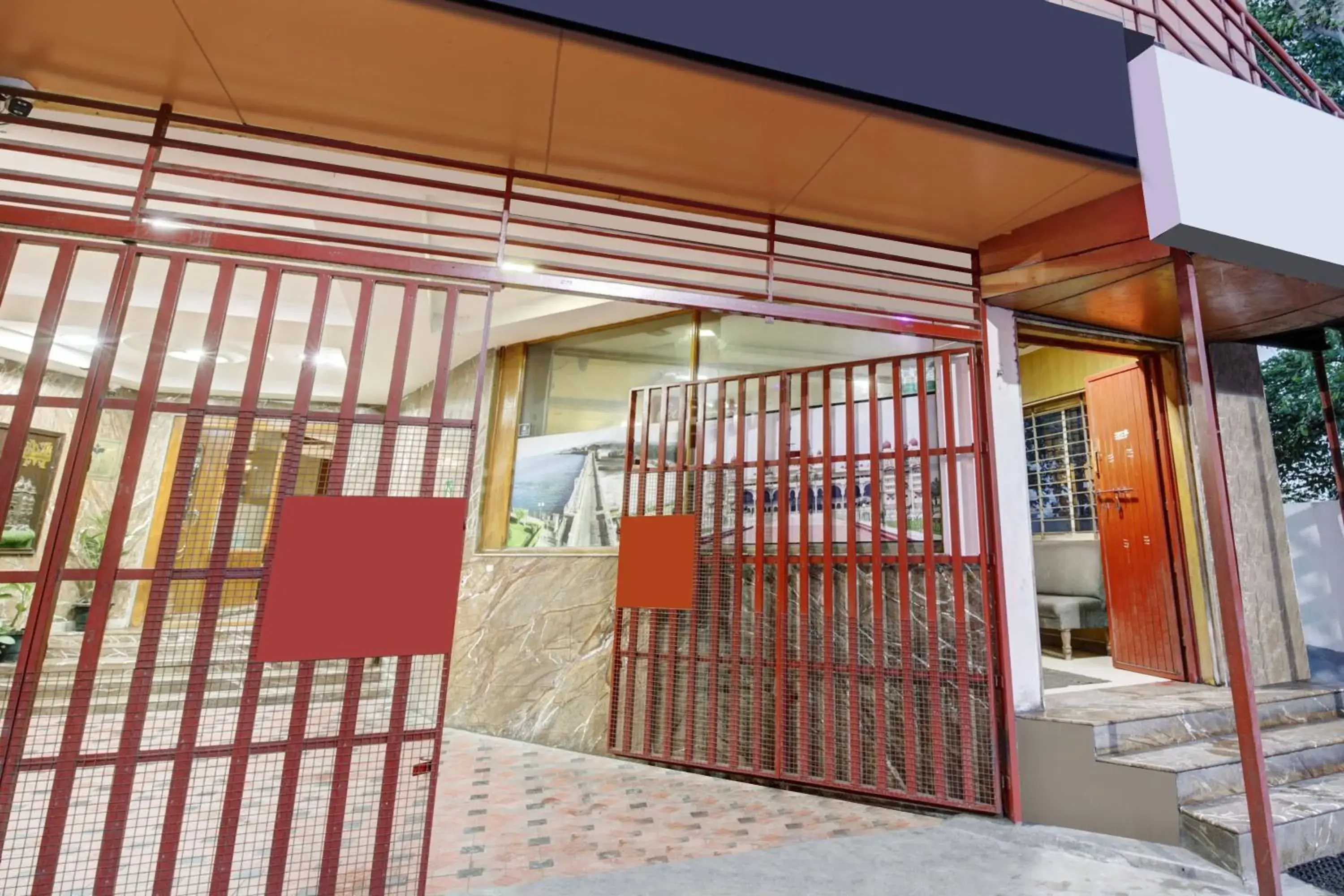 Facade/entrance in Super Townhouse Mysore City Centre Formerly Hotel Mahendra Facade/entrance in Super Townhouse Mysore City Centre Formerly Hotel Mahendra