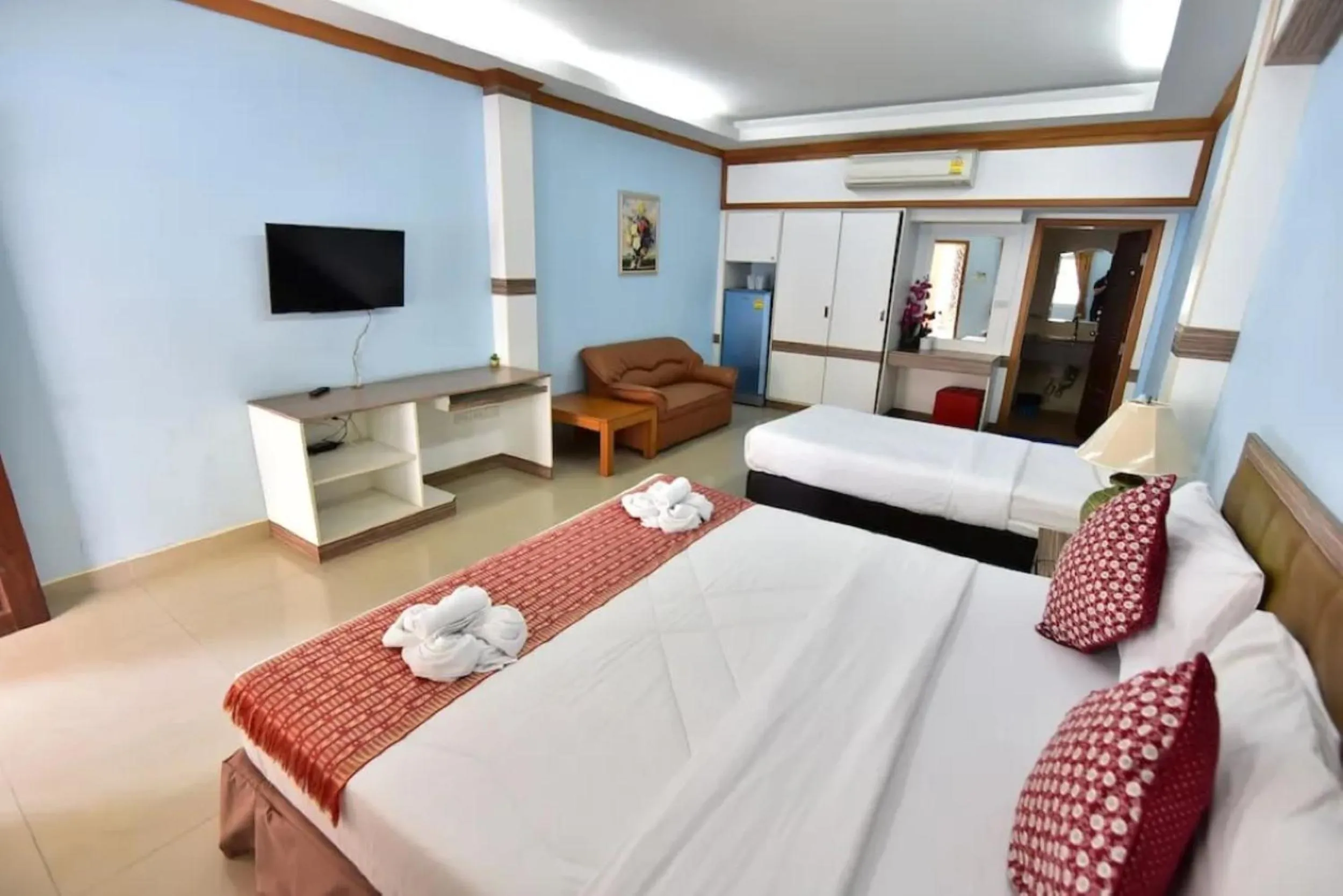 TV and multimedia, Bed in Ampan Resort & Apartment