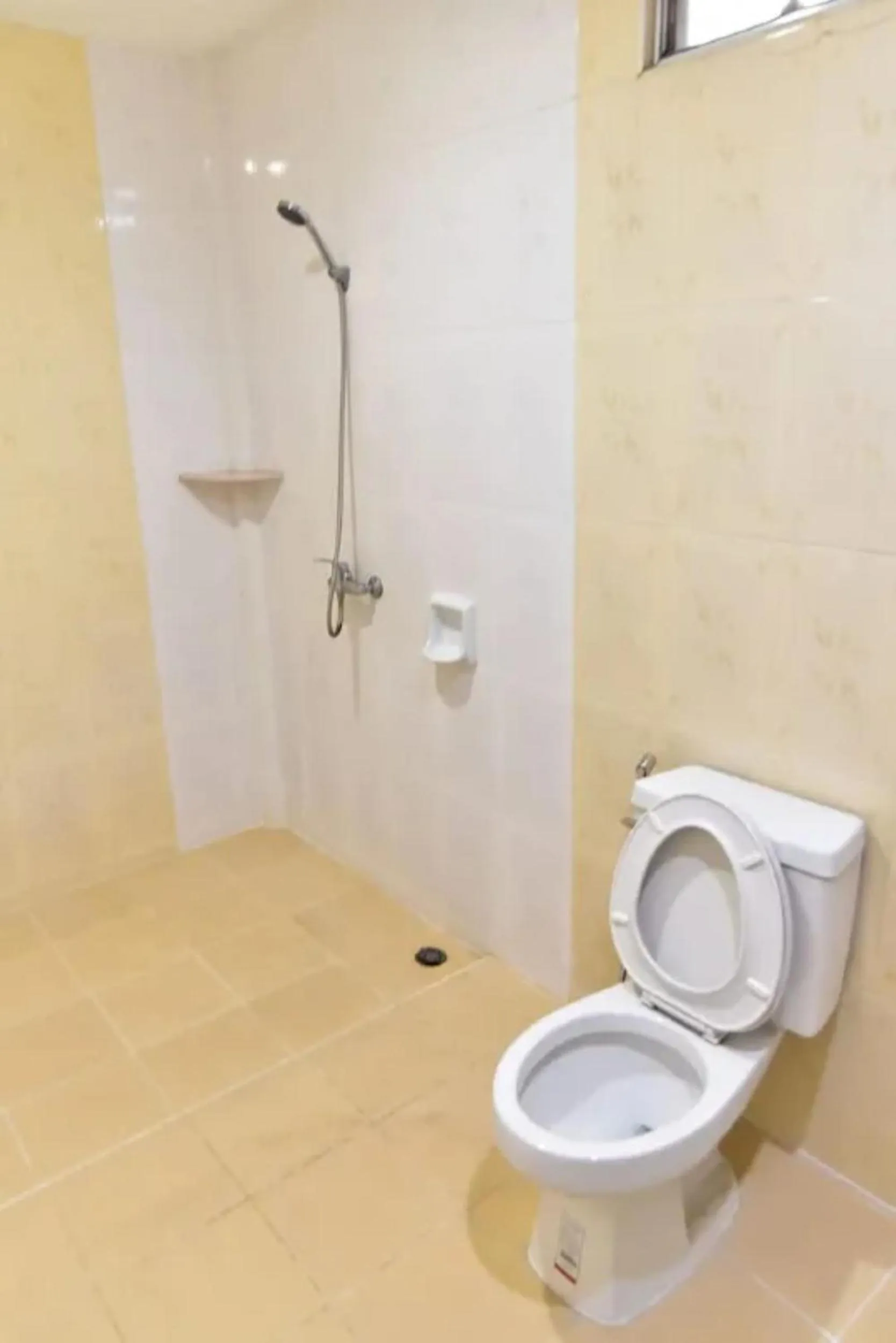 Bathroom in Ampan Resort & Apartment