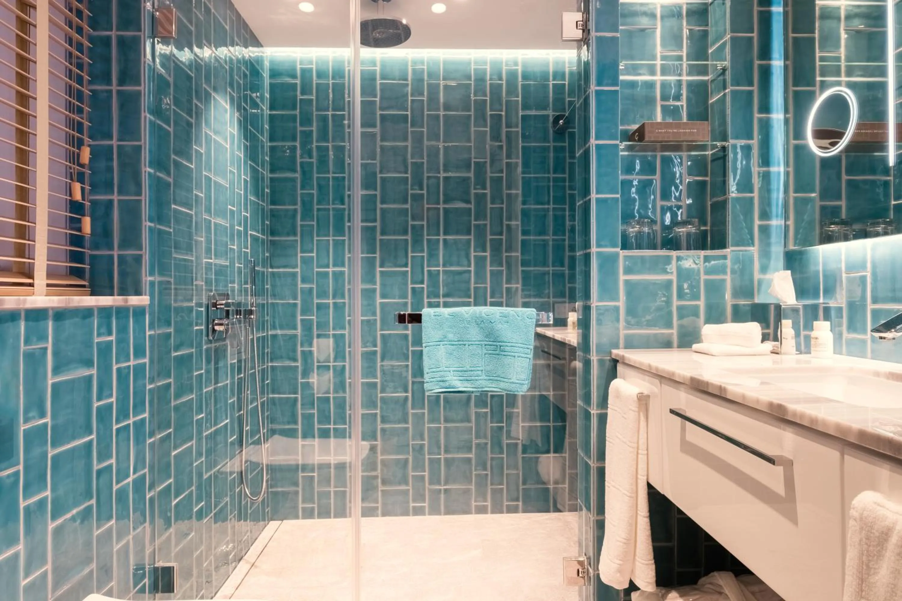 Shower in El Vicenç de la Mar - Adults Only - Over 12