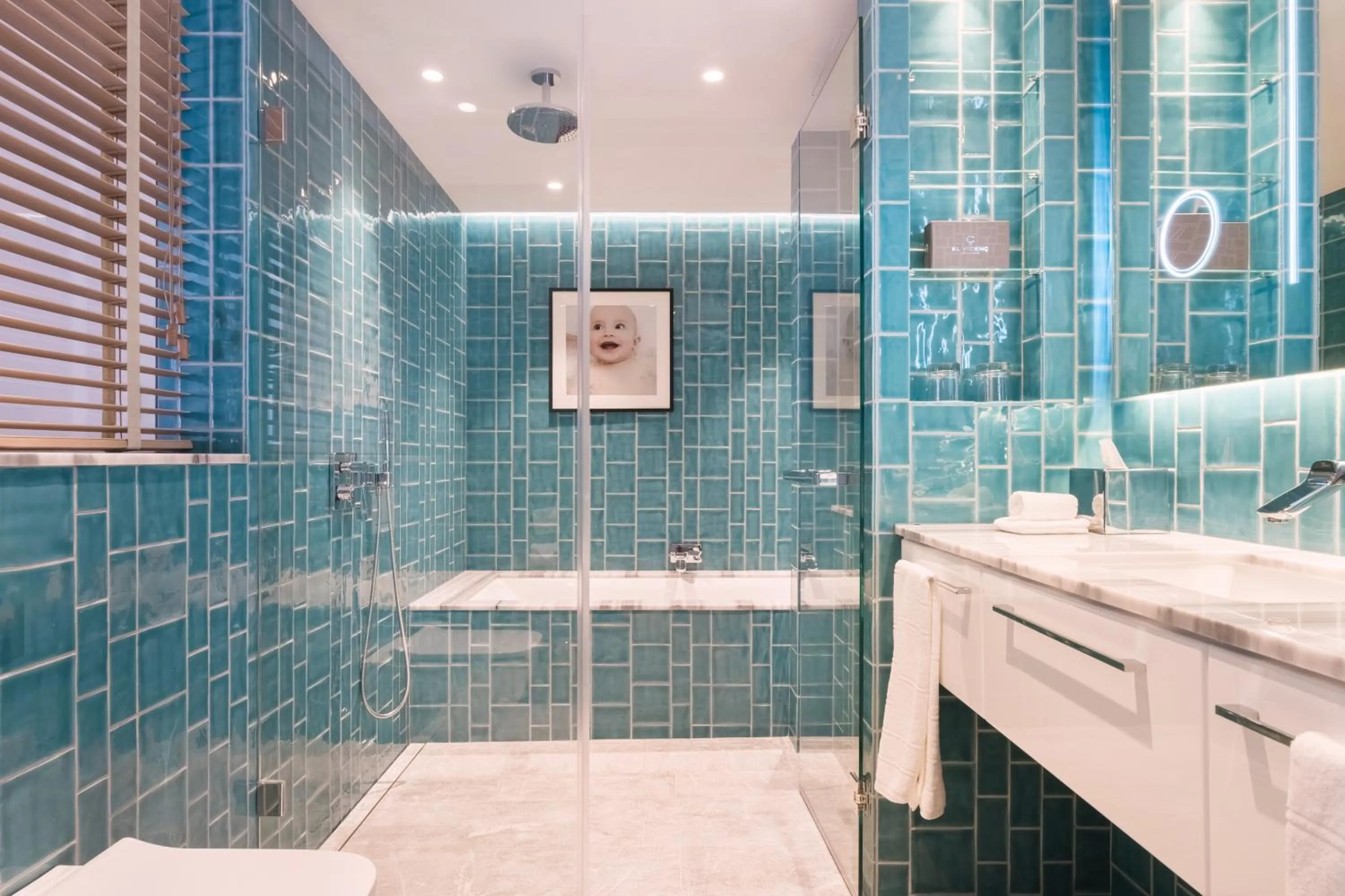 Shower in El Vicenç de la Mar - Adults Only - Over 12