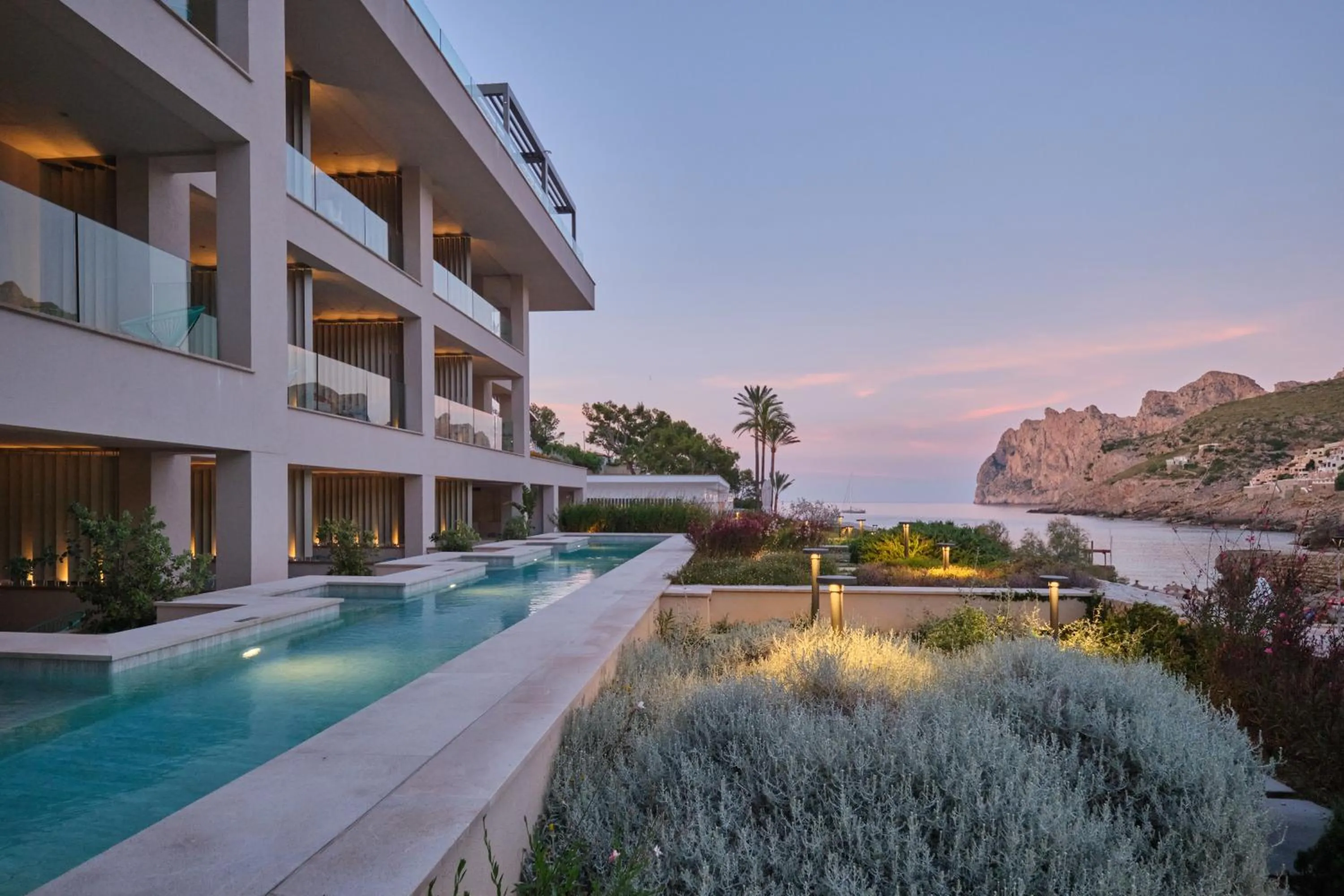 Swimming pool in El Vicenç de la Mar - Adults Only - Over 12