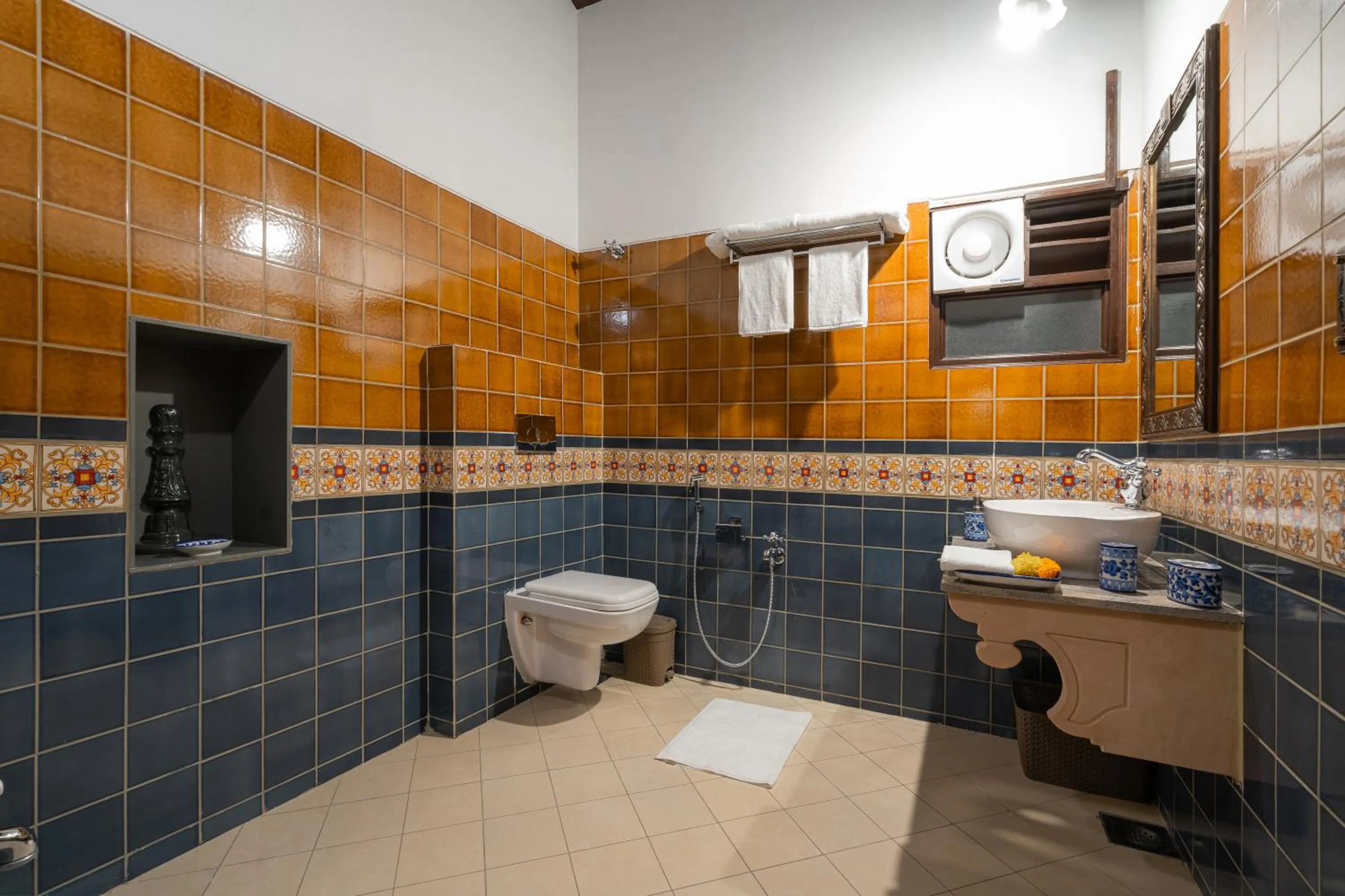 Bathroom in Tree of Life Darbargadh Dared