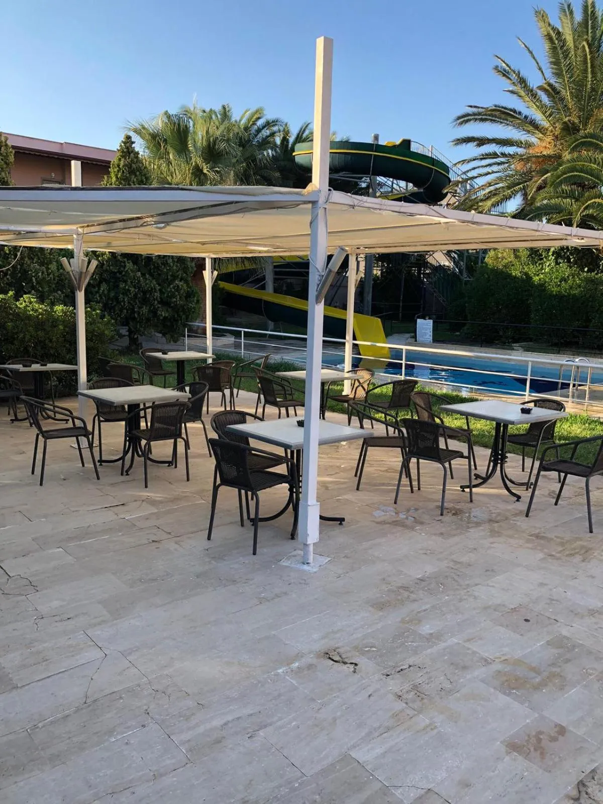 Restaurant/places to eat in AFYTOS ÖREN PARK MTK