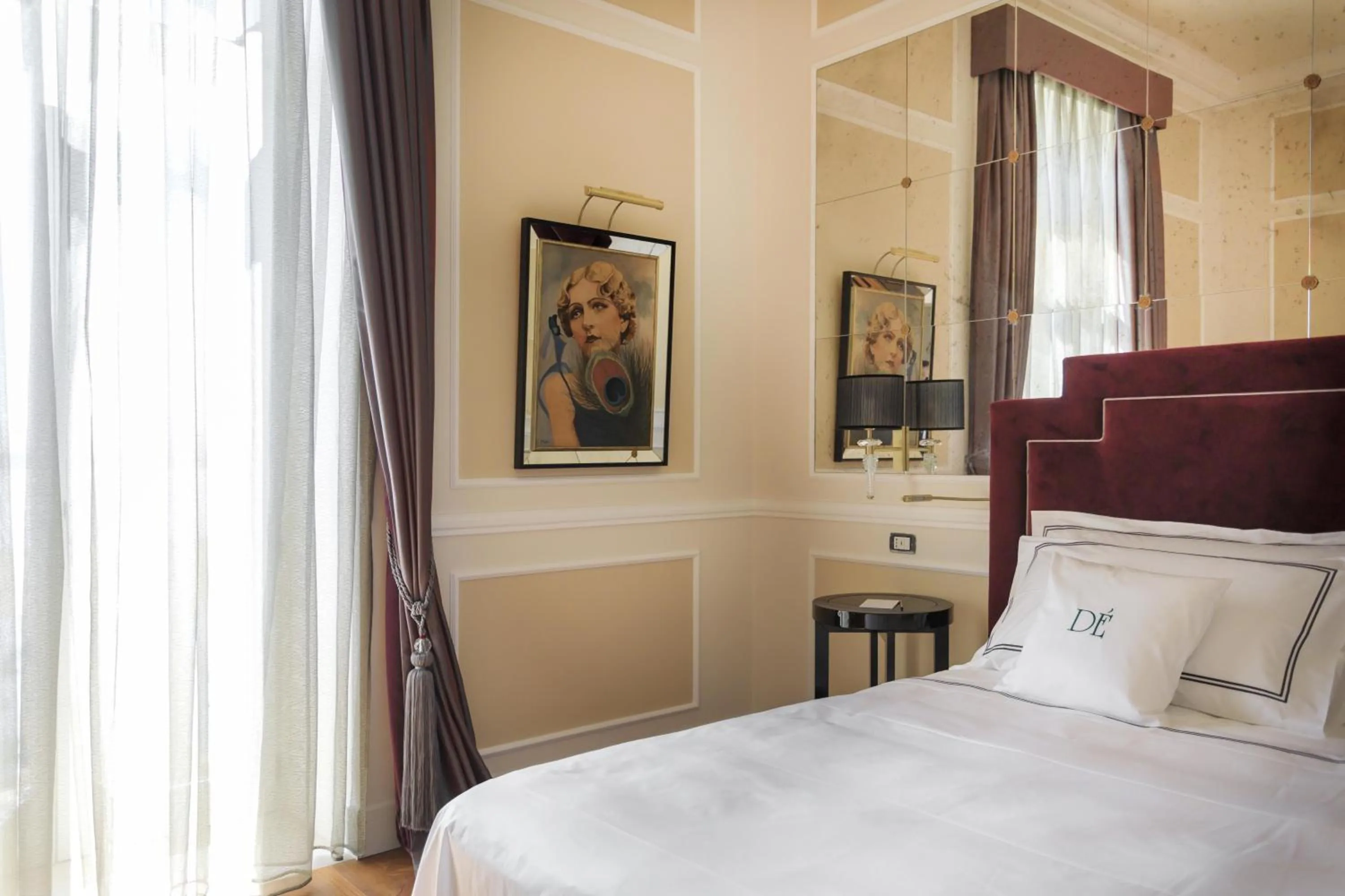 Bed in Grand Hotel Des Etrangers- The Leading Hotels of the World