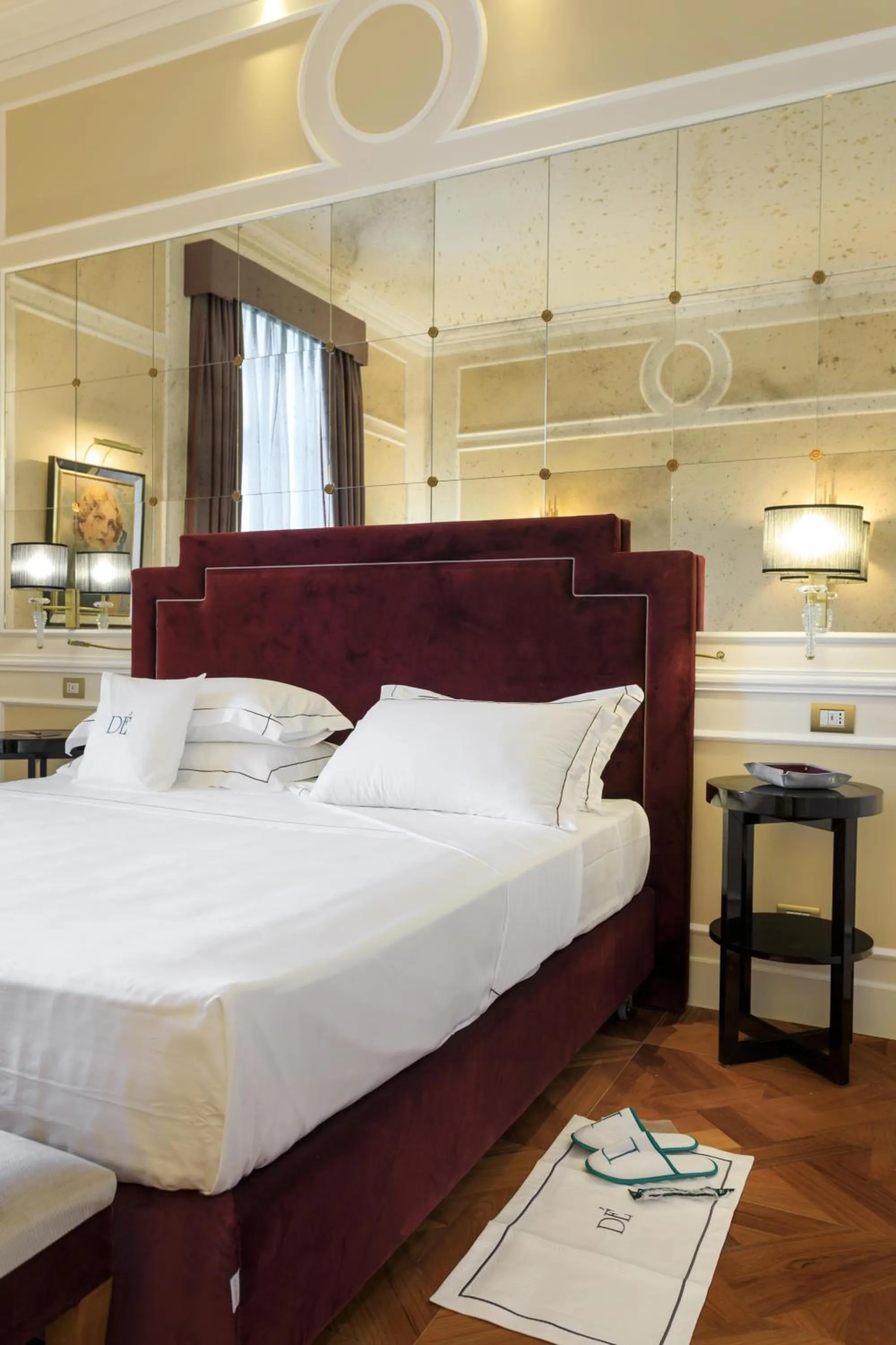 Bed in Grand Hotel Des Etrangers- The Leading Hotels of the World