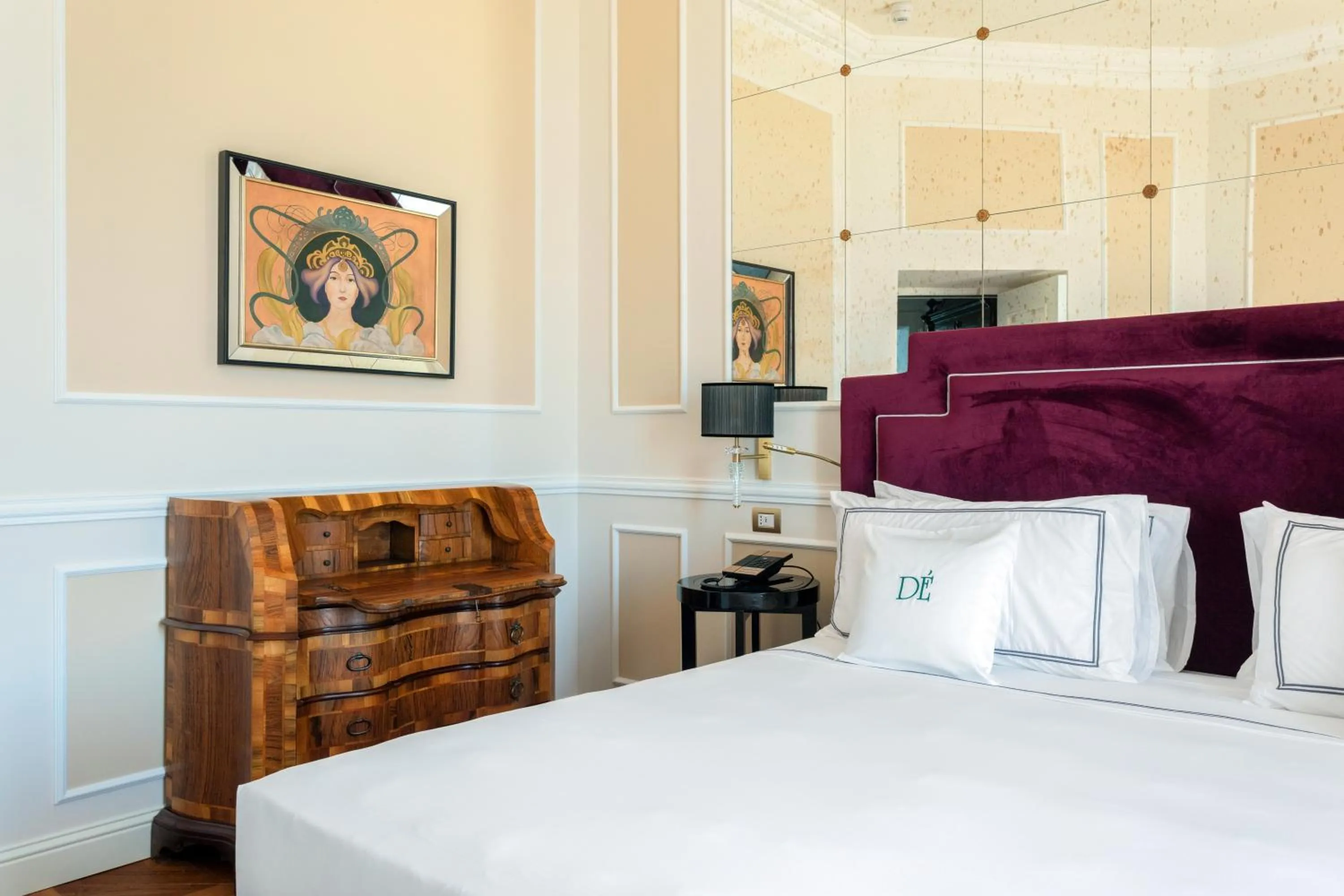 Bed in Grand Hotel Des Etrangers- The Leading Hotels of the World