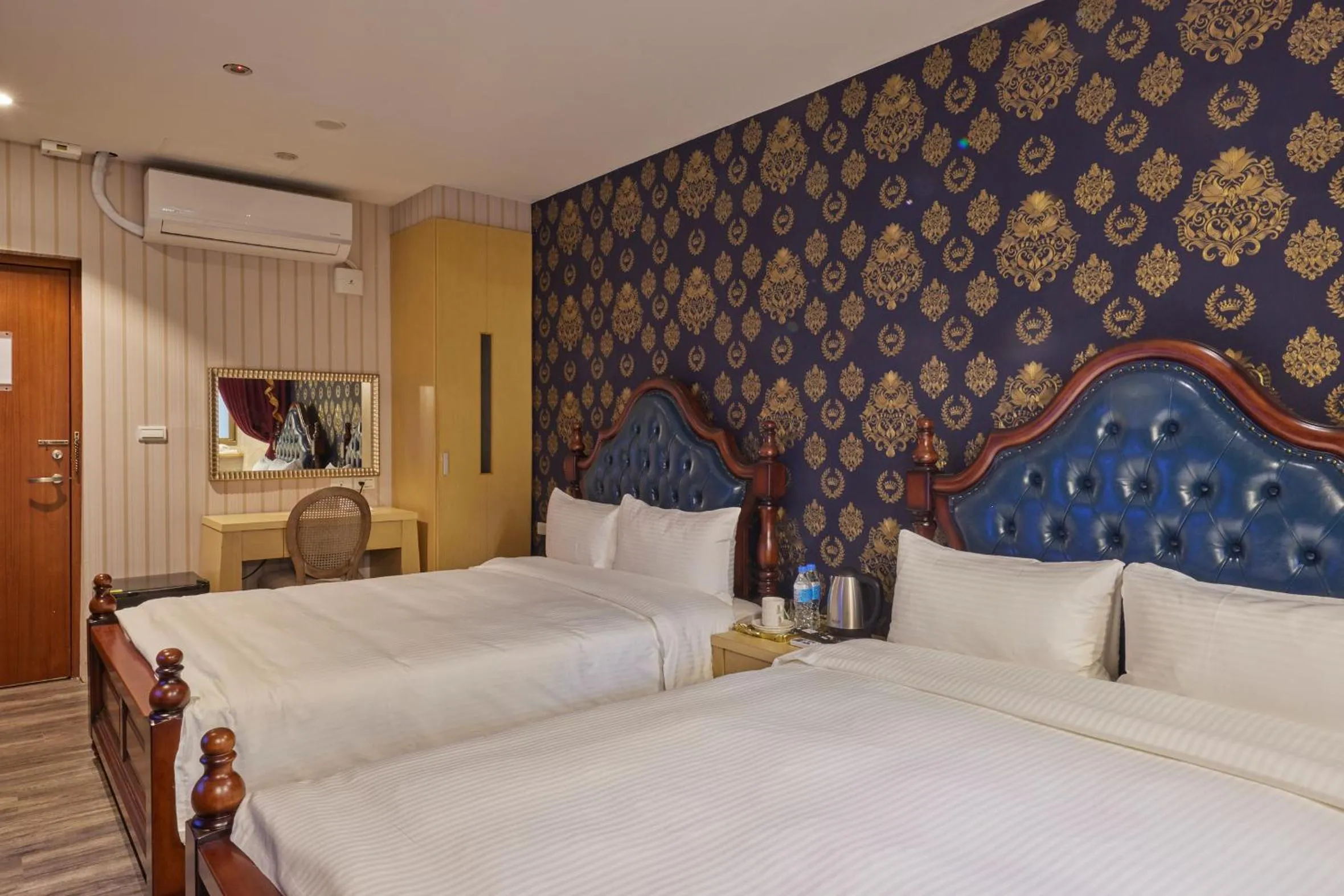 Bedroom, Bed in Kyokusui Hotspring Hotel