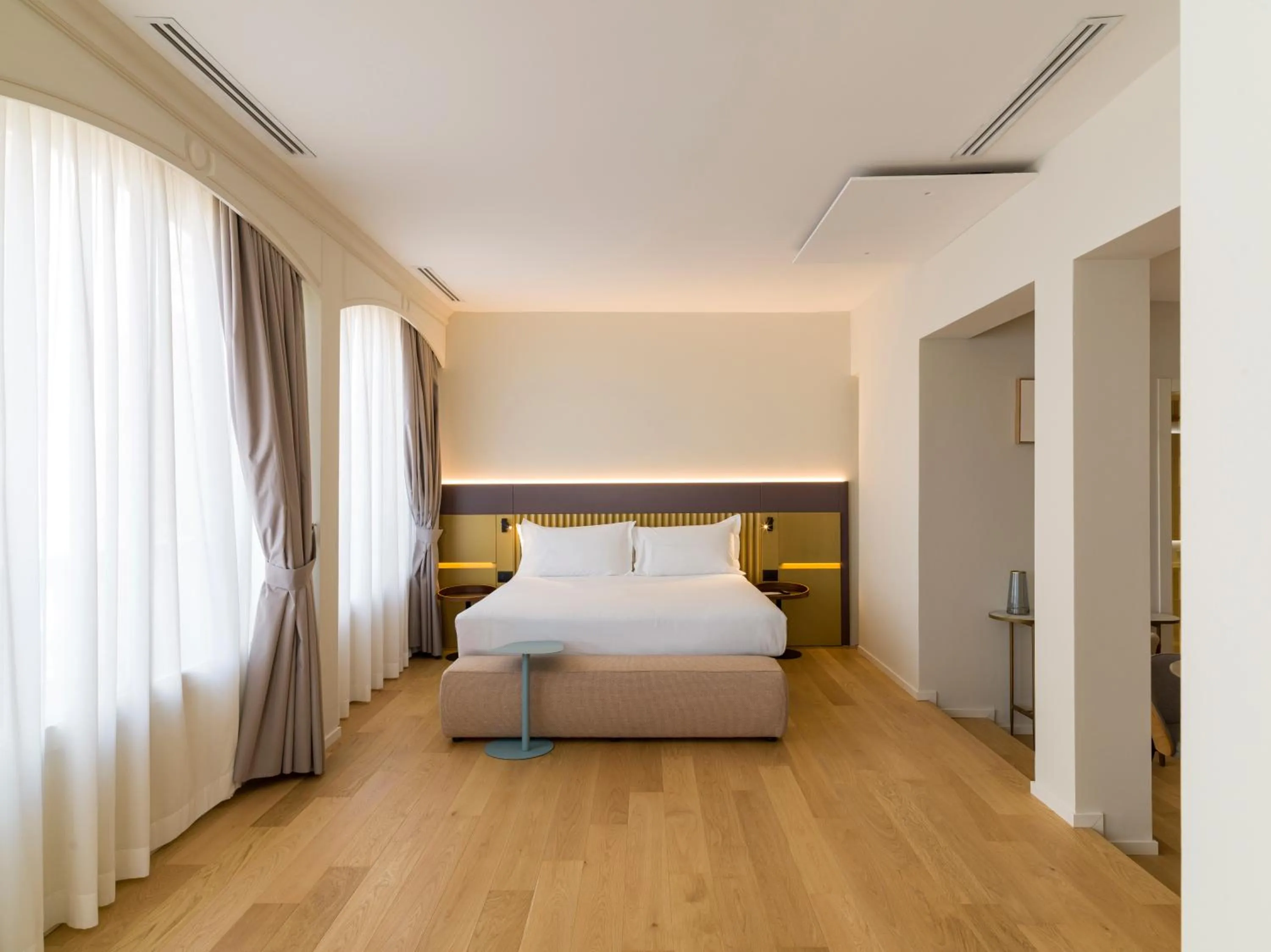 Bed in UNA Hotels One Catania