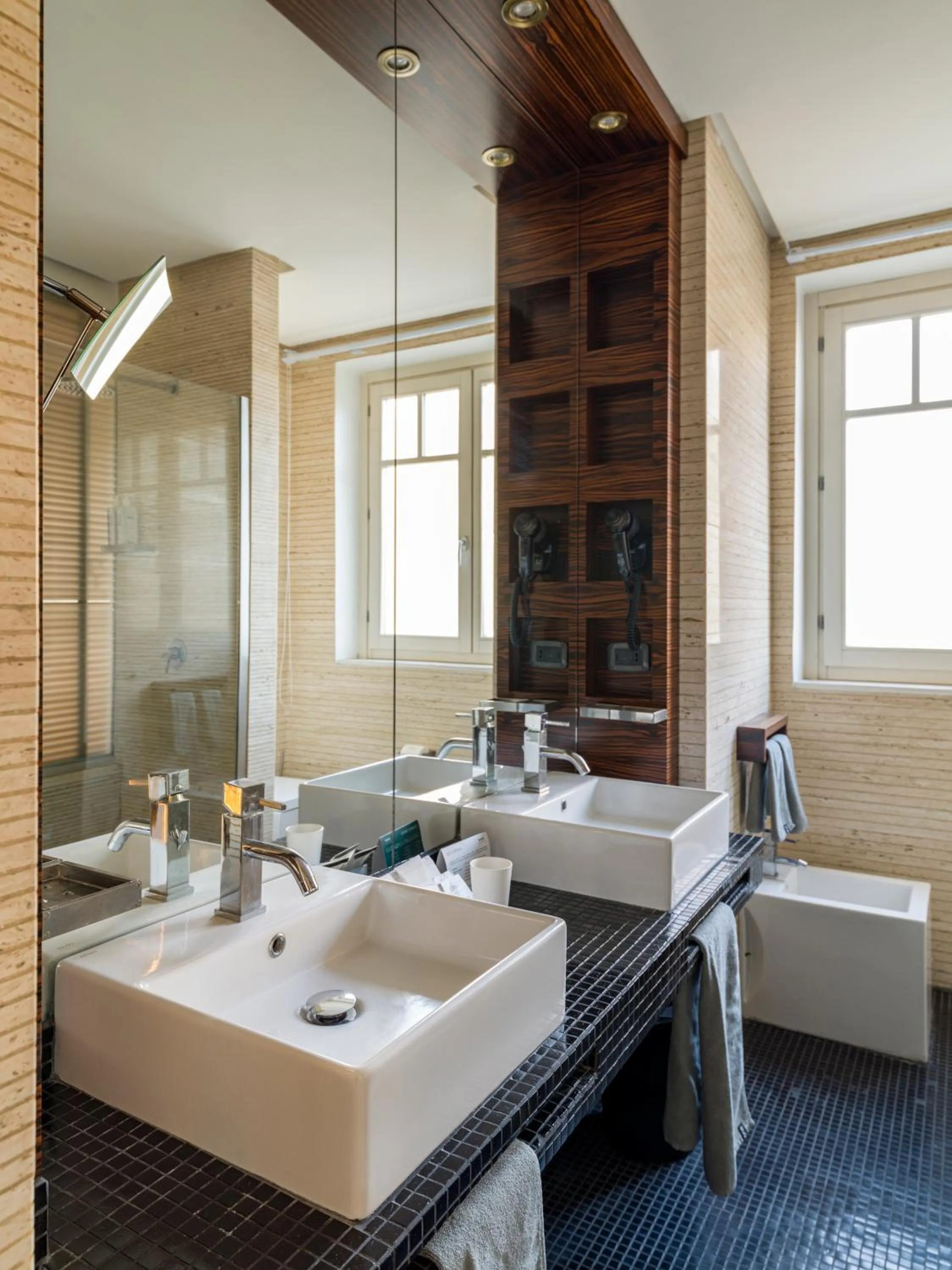 Bathroom in UNA Hotels One Catania