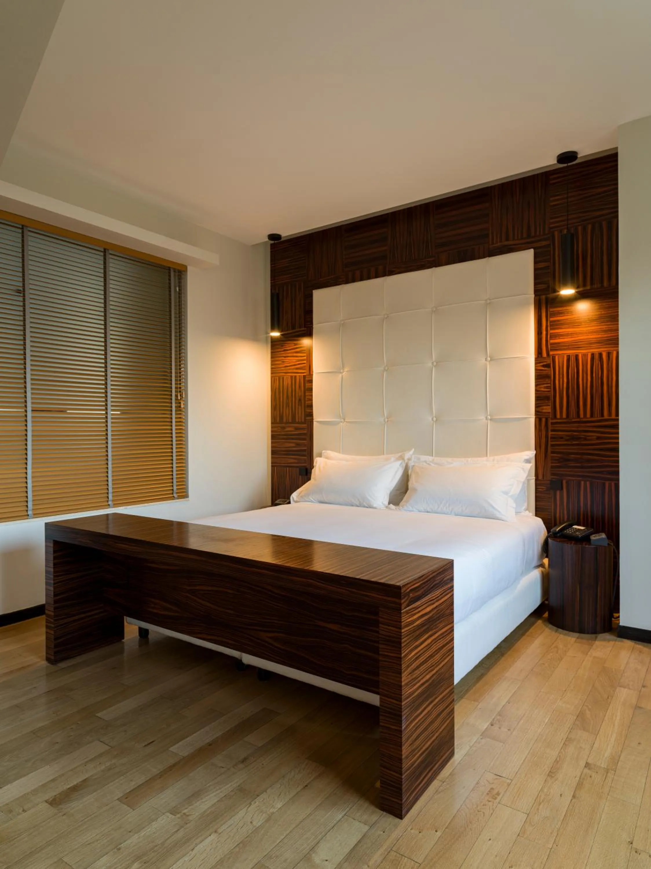 Bed in UNA Hotels One Catania