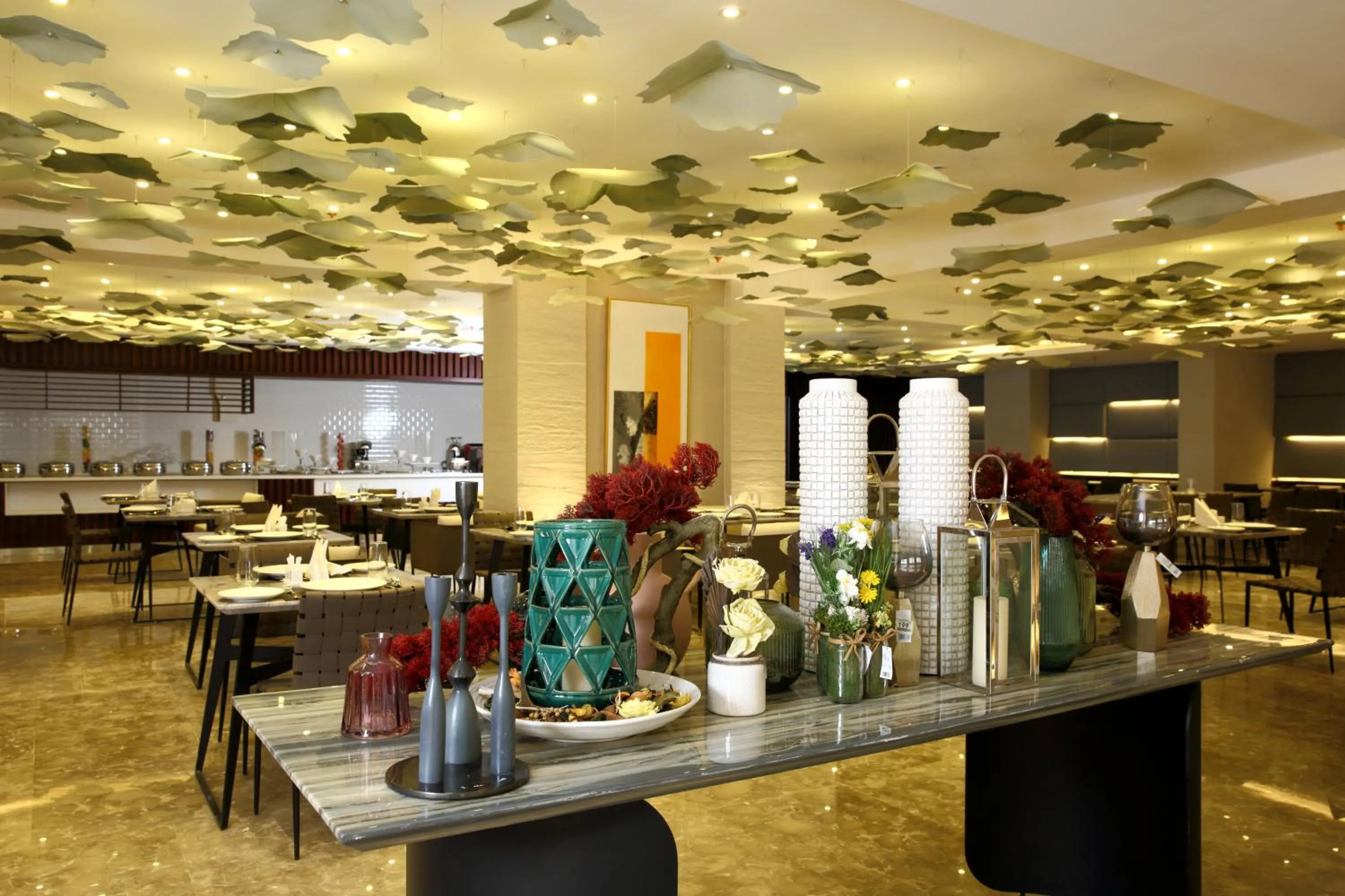 Restaurant/places to eat in Grand Plaza Hotel - Jazan