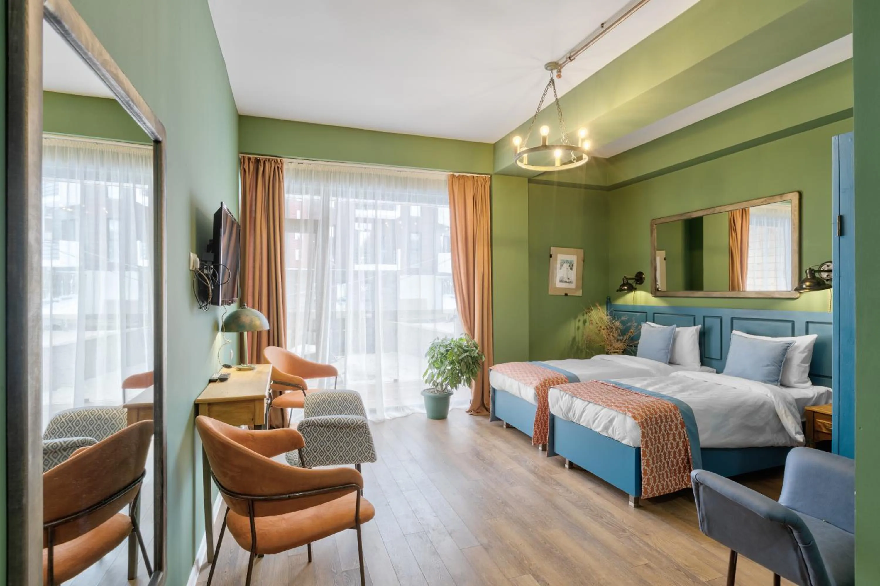 Photo of the whole room, Bed in Raimond Palace Hotel