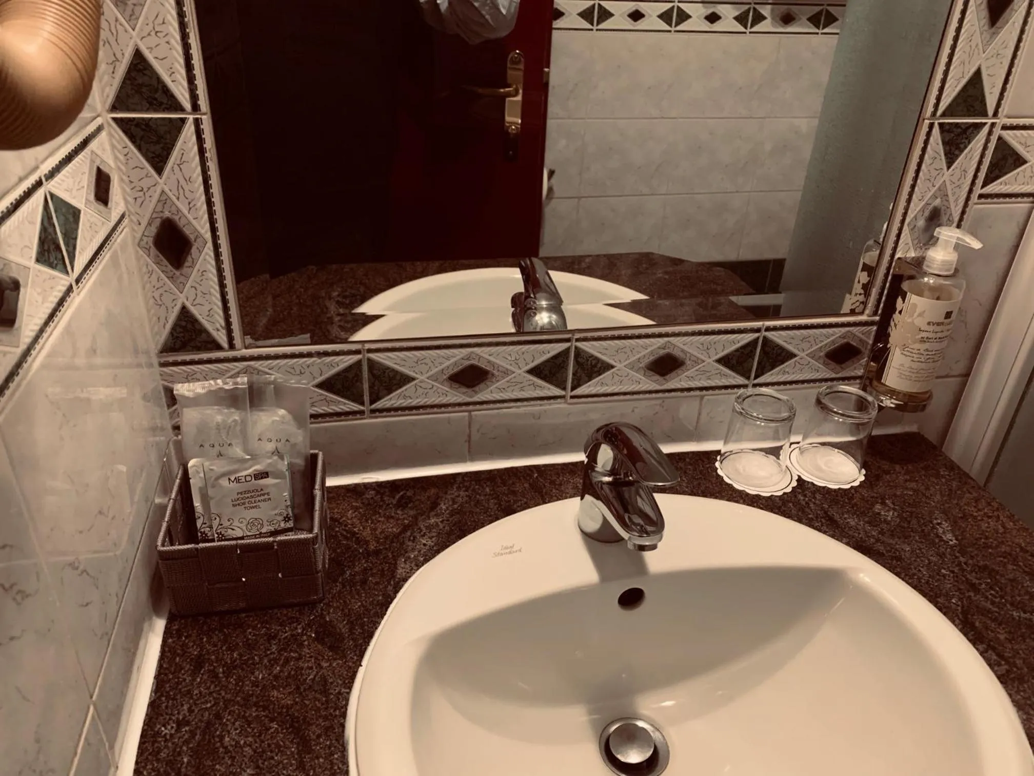 Bathroom in Hotel Vittoria