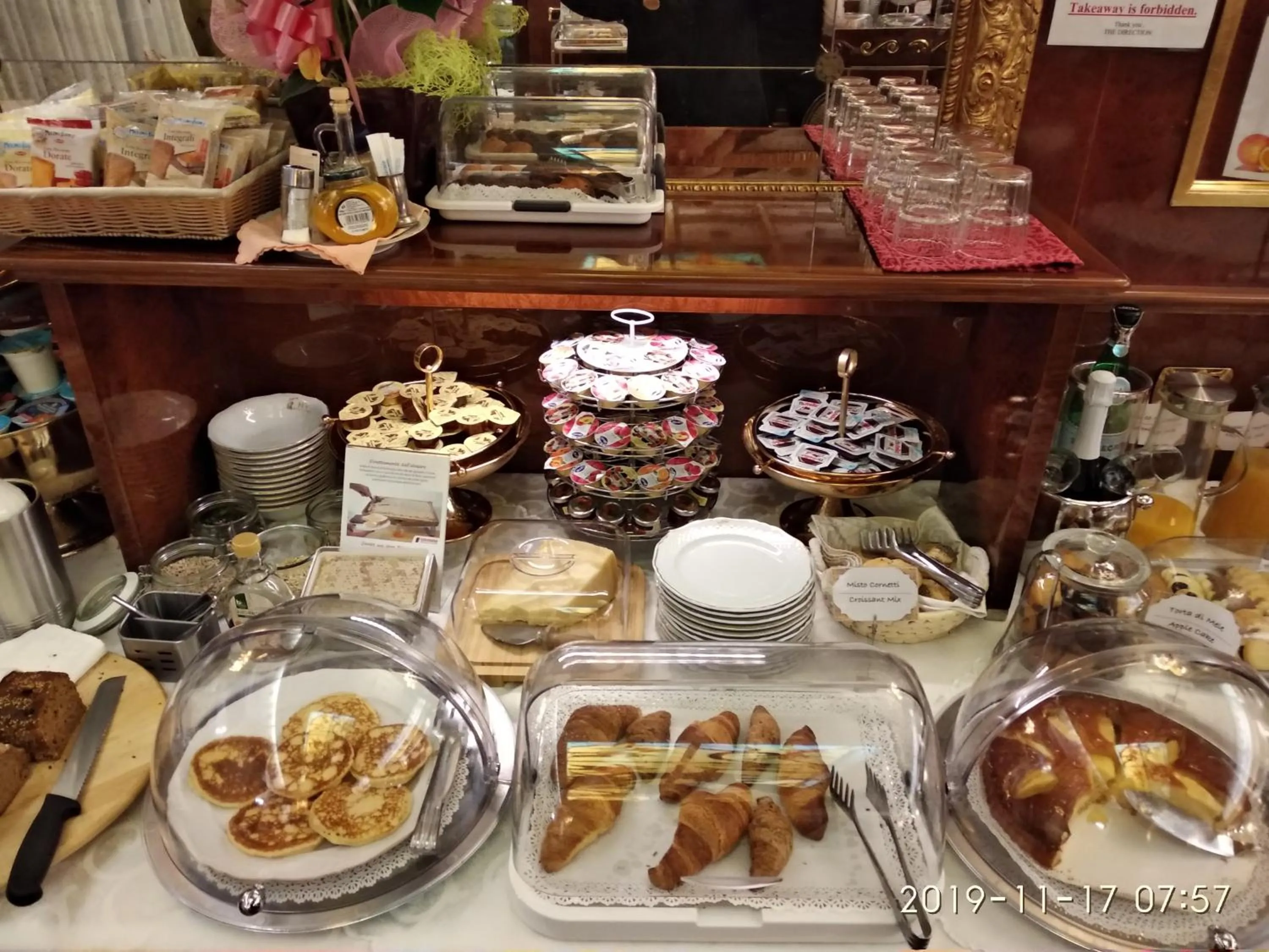 Food and drinks in Hotel Vittoria