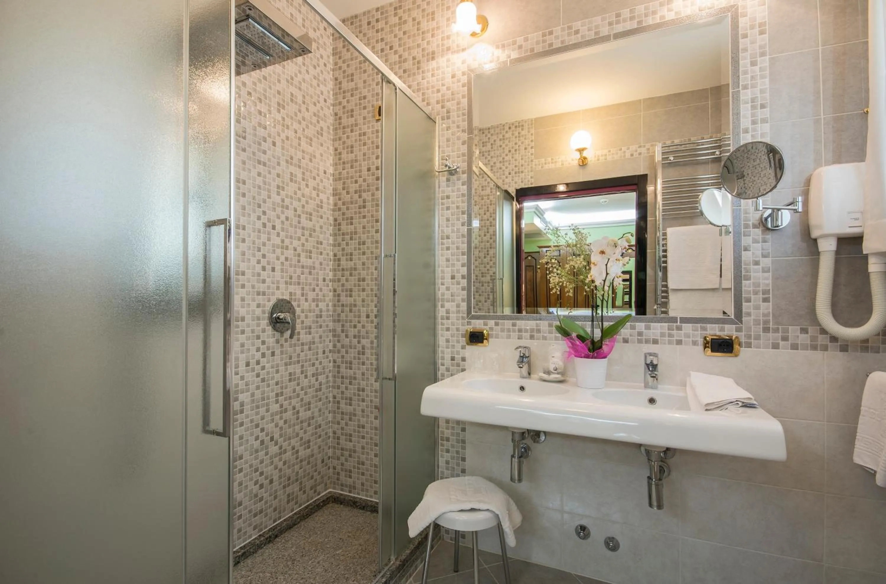 Bathroom in Hotel Vittoria