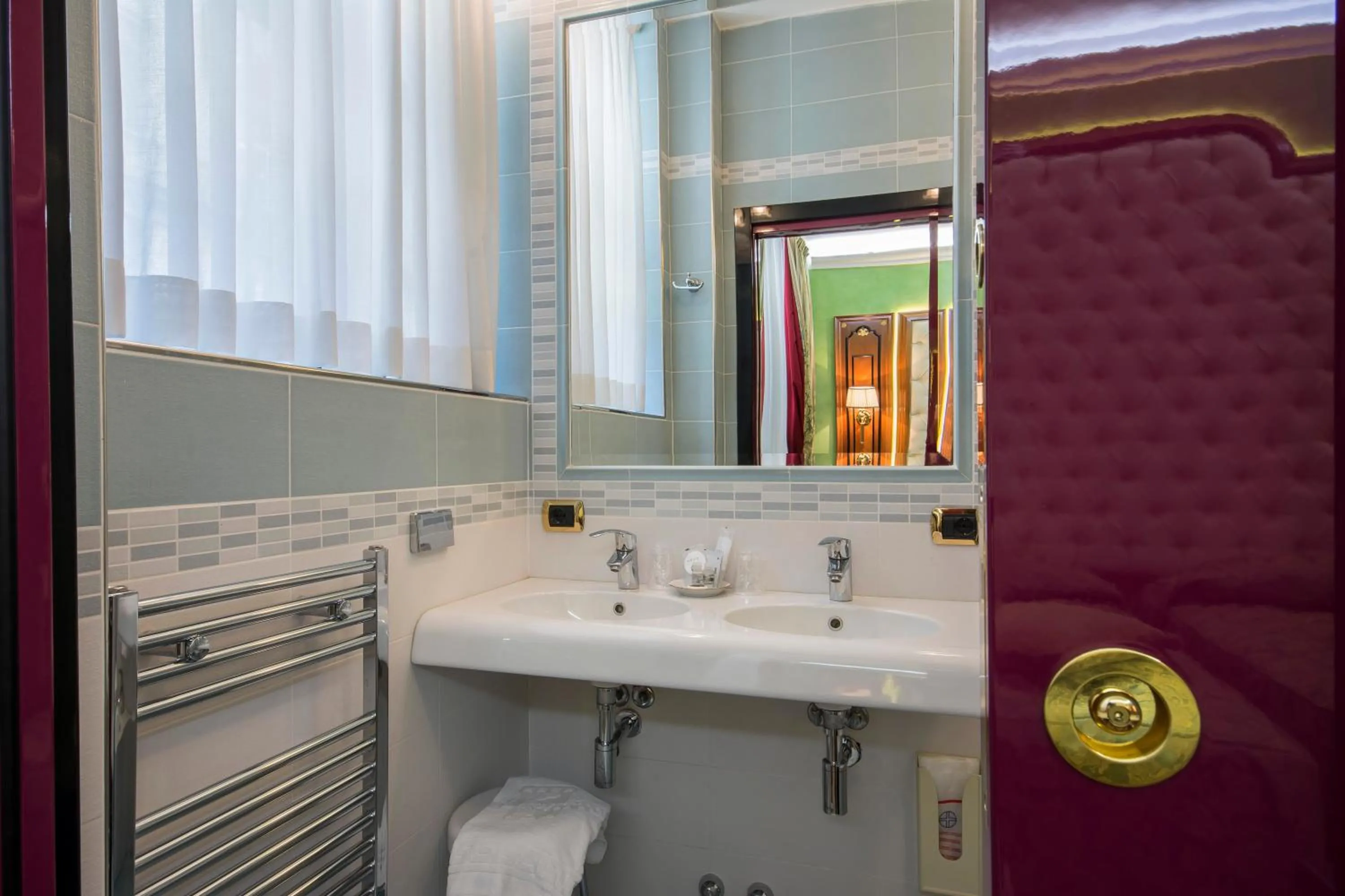 Bathroom in Hotel Vittoria