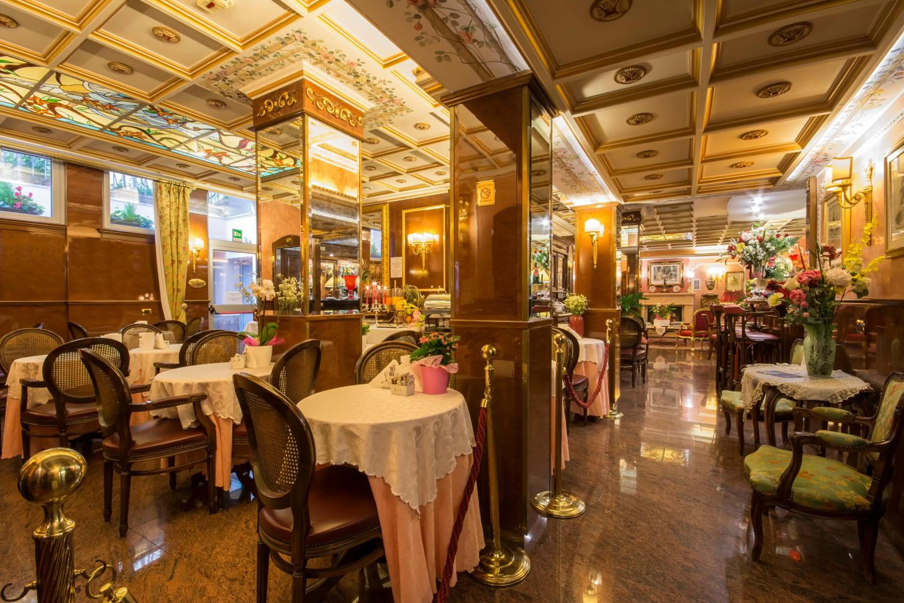 Restaurant/places to eat in Hotel Vittoria