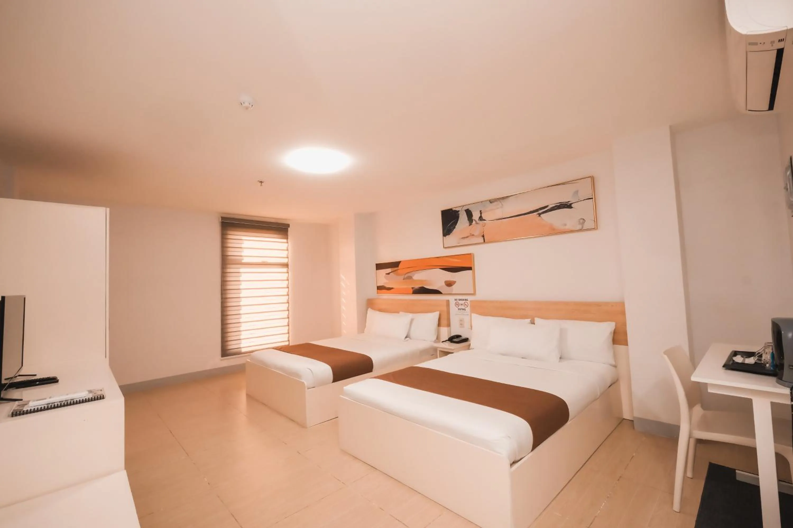 Bedroom, Bed in Rosey Hotel