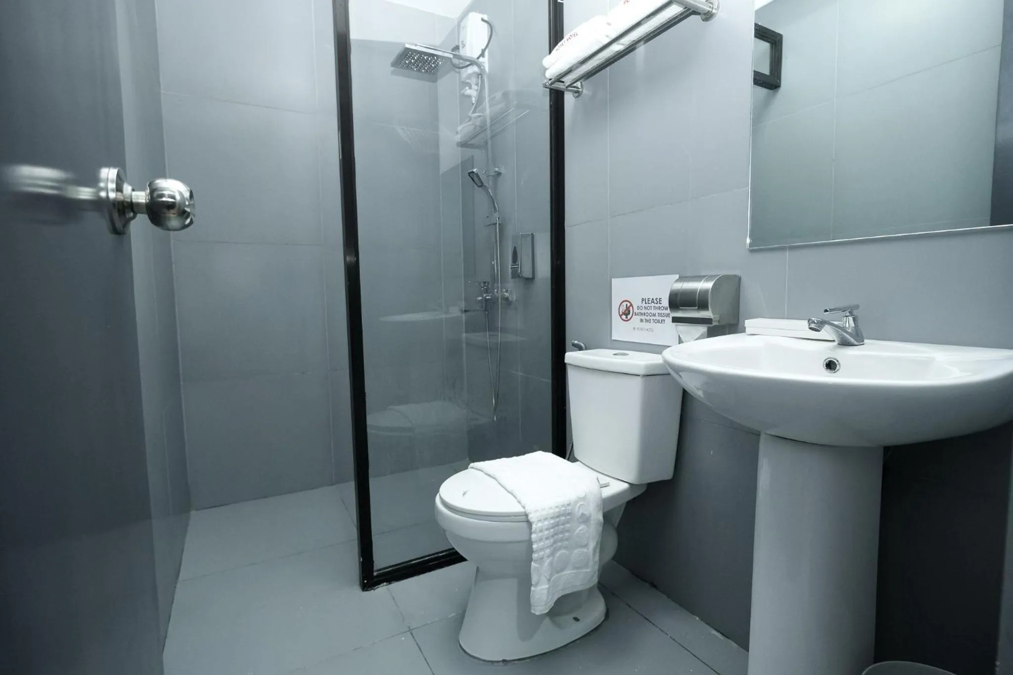 Shower in Rosey Hotel