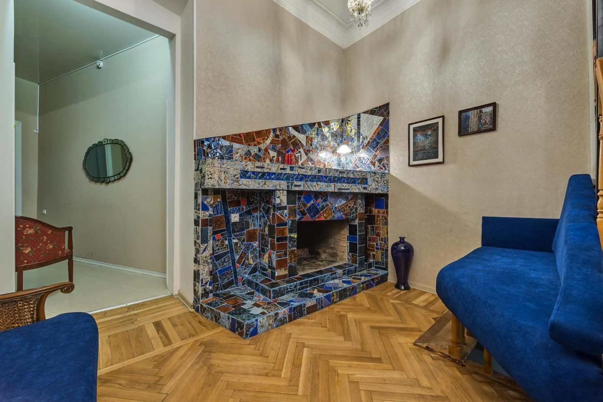 Communal lounge/ TV room in House 52 Boutique Hotel