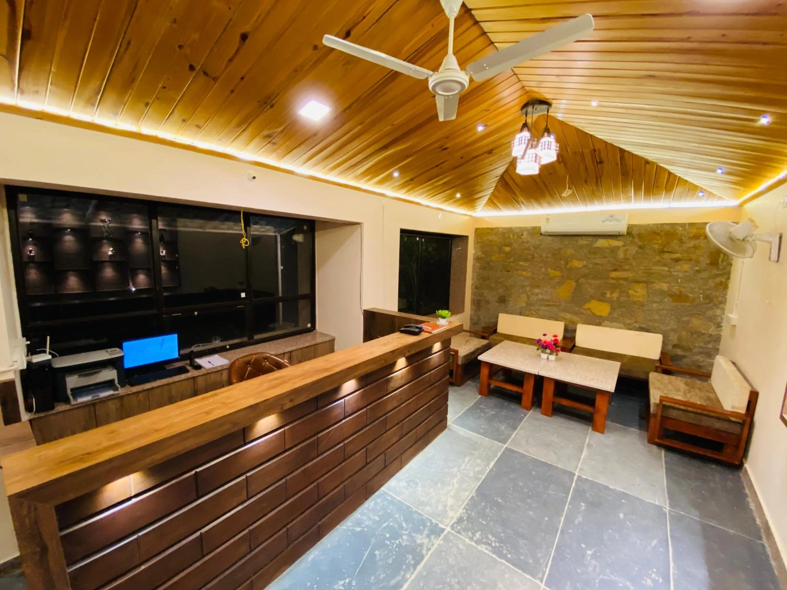 Lounge or bar in The HighGarden Resort