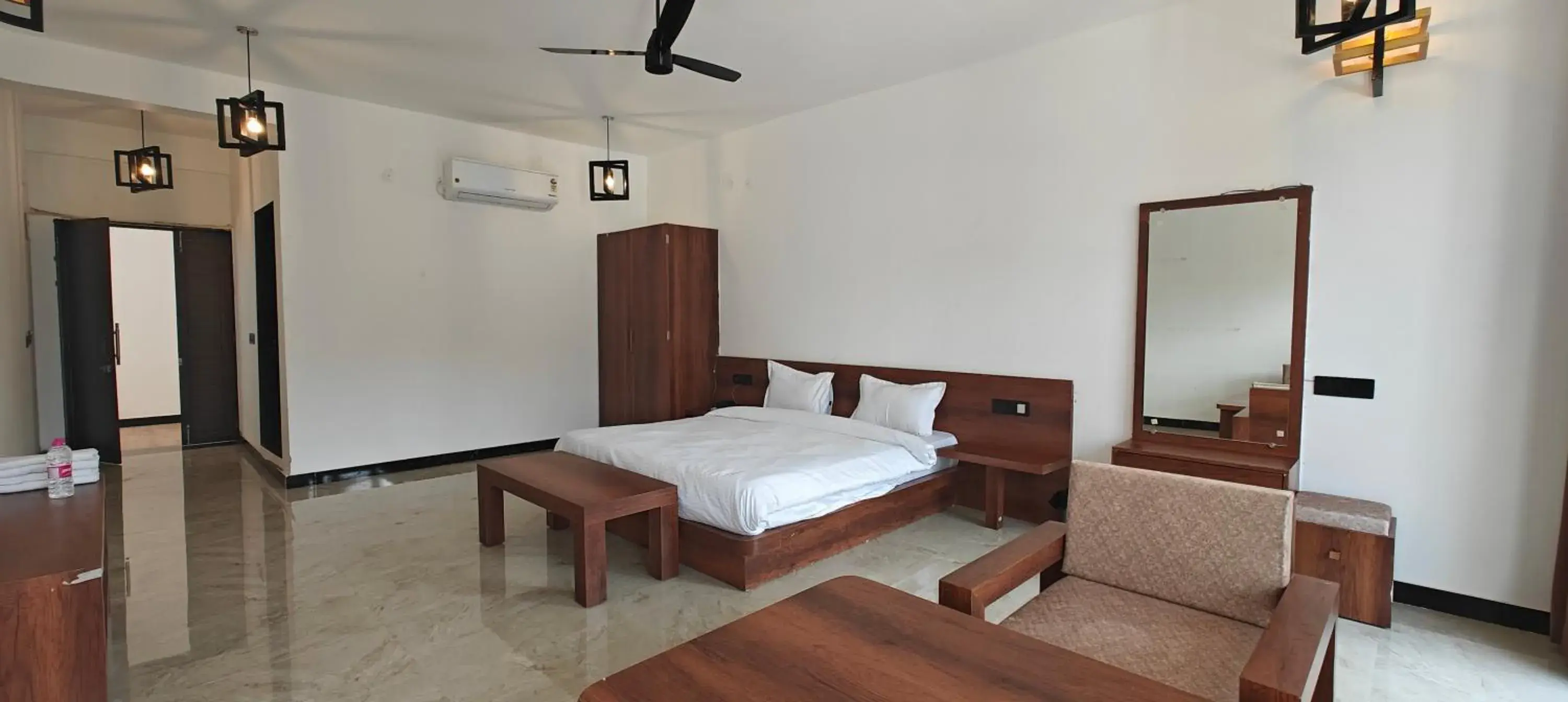 Photo of the whole room, Bed in The HighGarden Resort Photo of the whole room, Bed in The HighGarden Resort