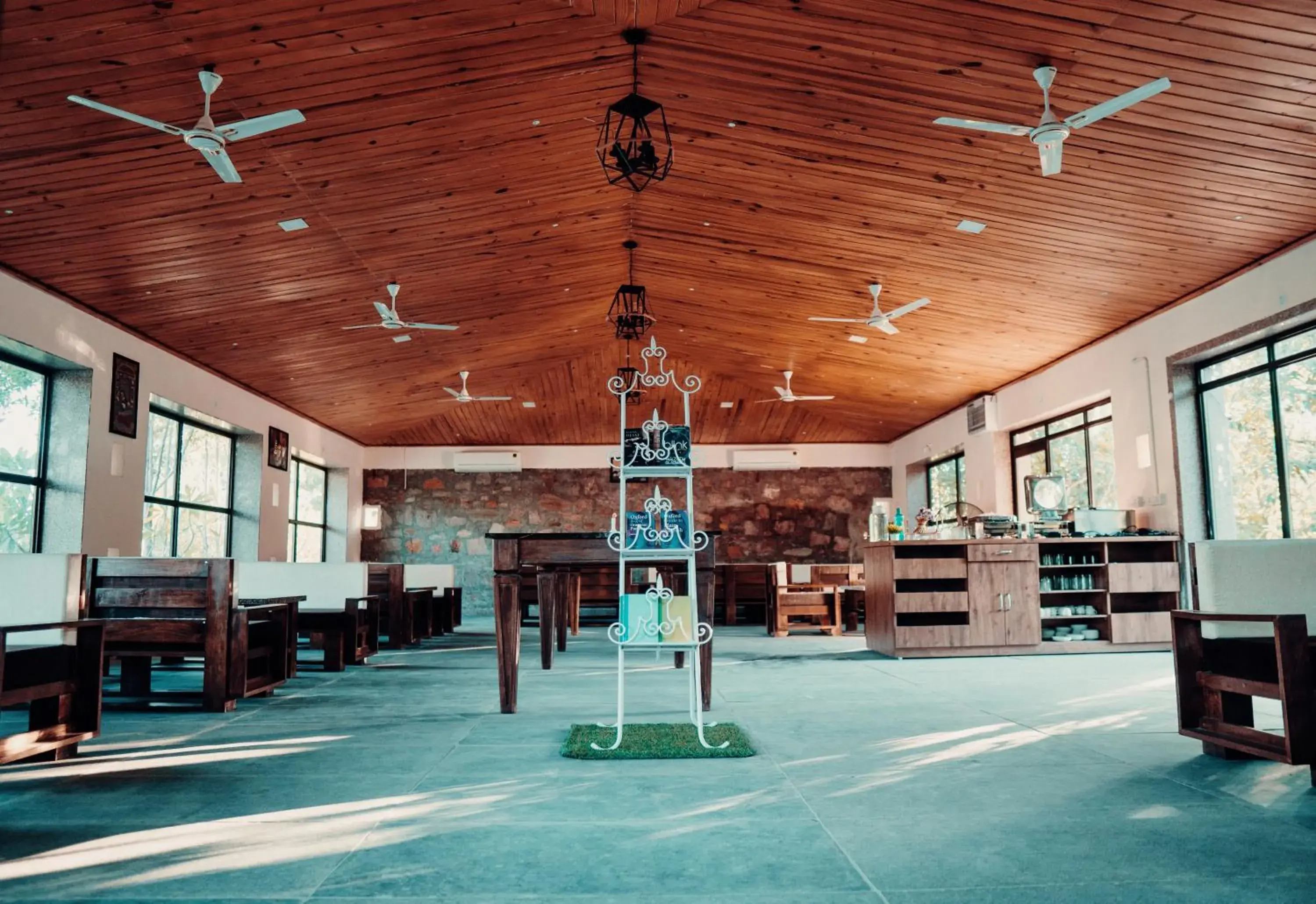 Restaurant/places to eat in The HighGarden Resort Restaurant/places to eat in The HighGarden Resort