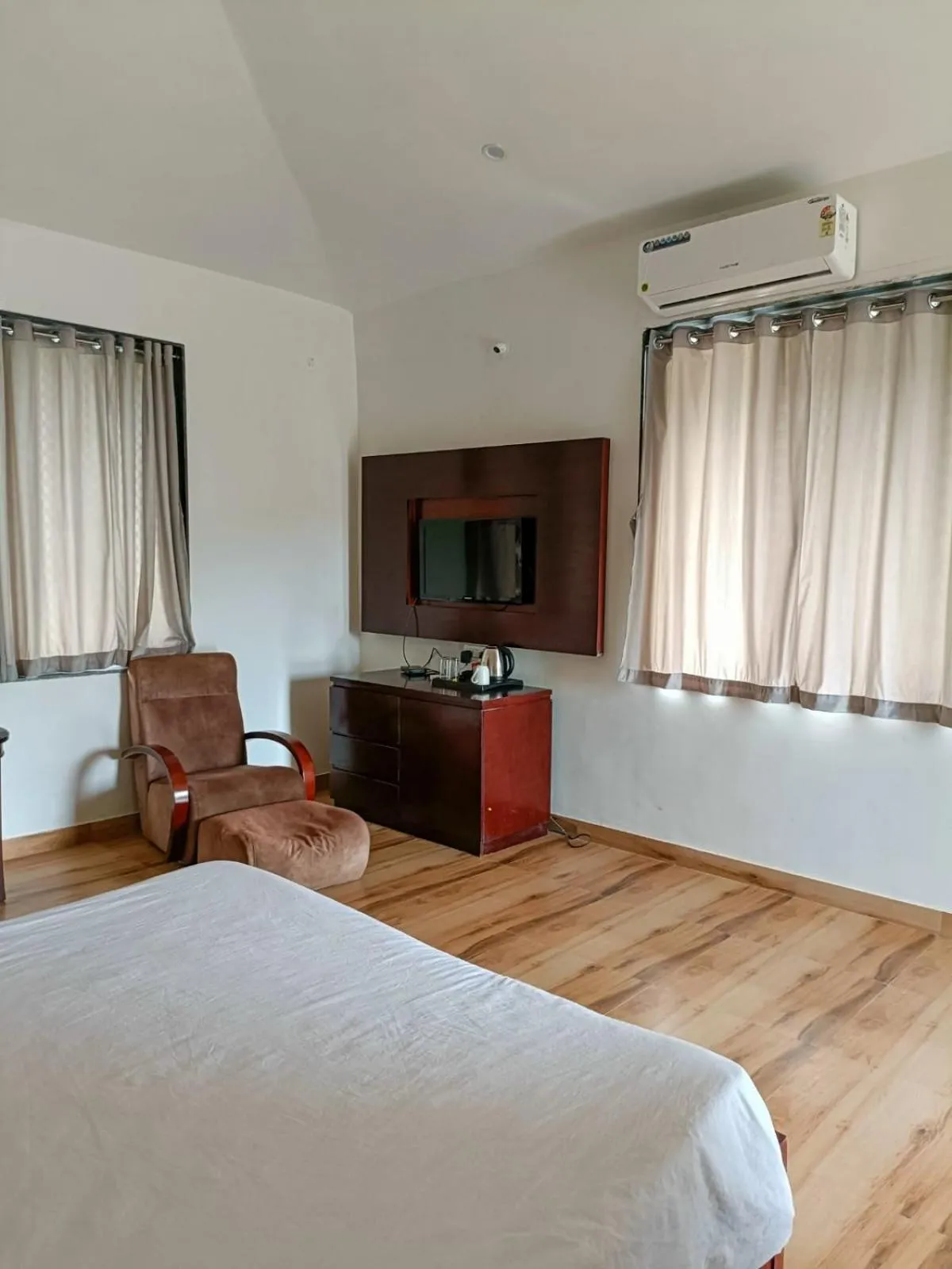 Bedroom, Bed in The HighGarden Resort