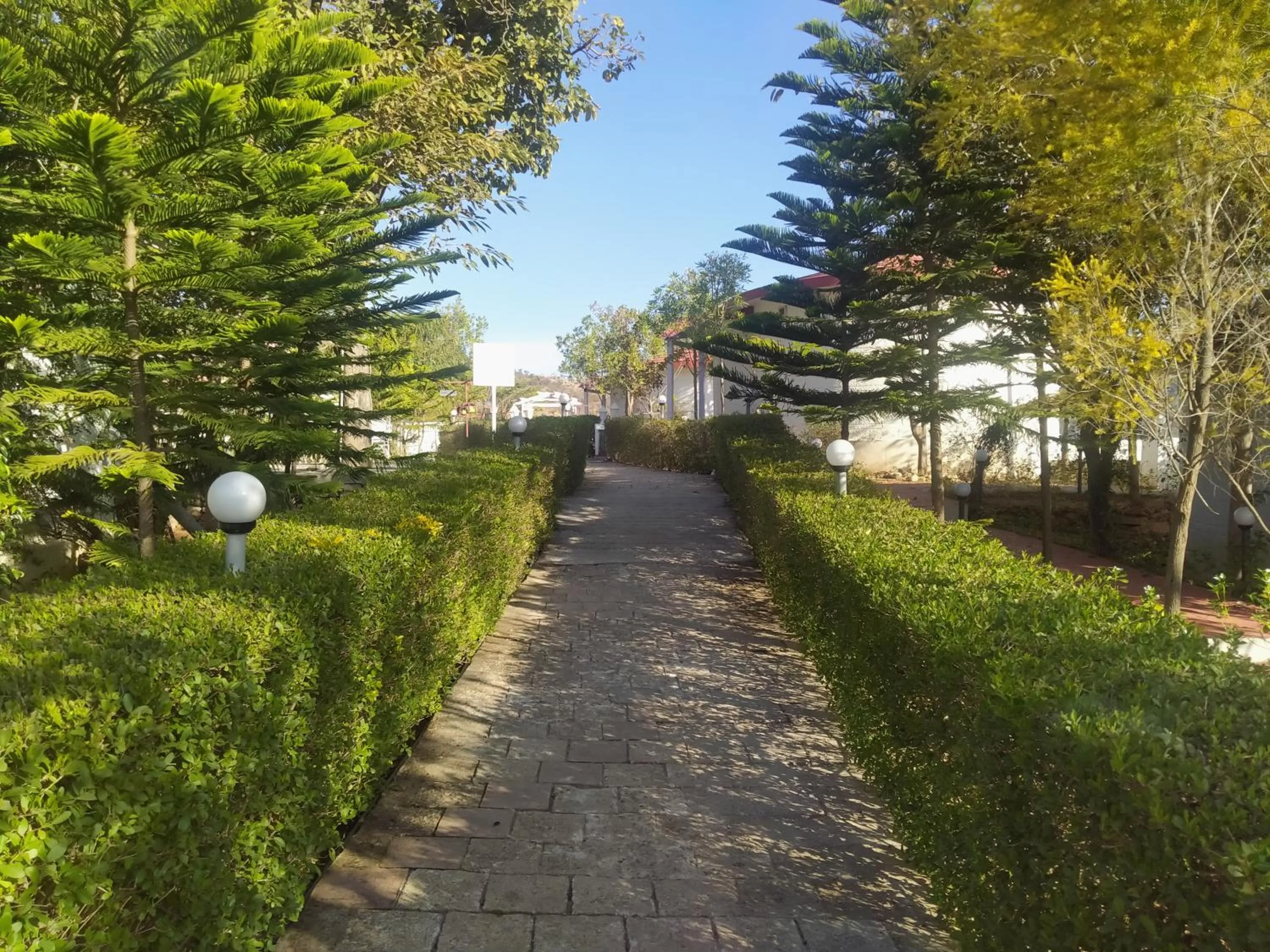 Day in The HighGarden Resort