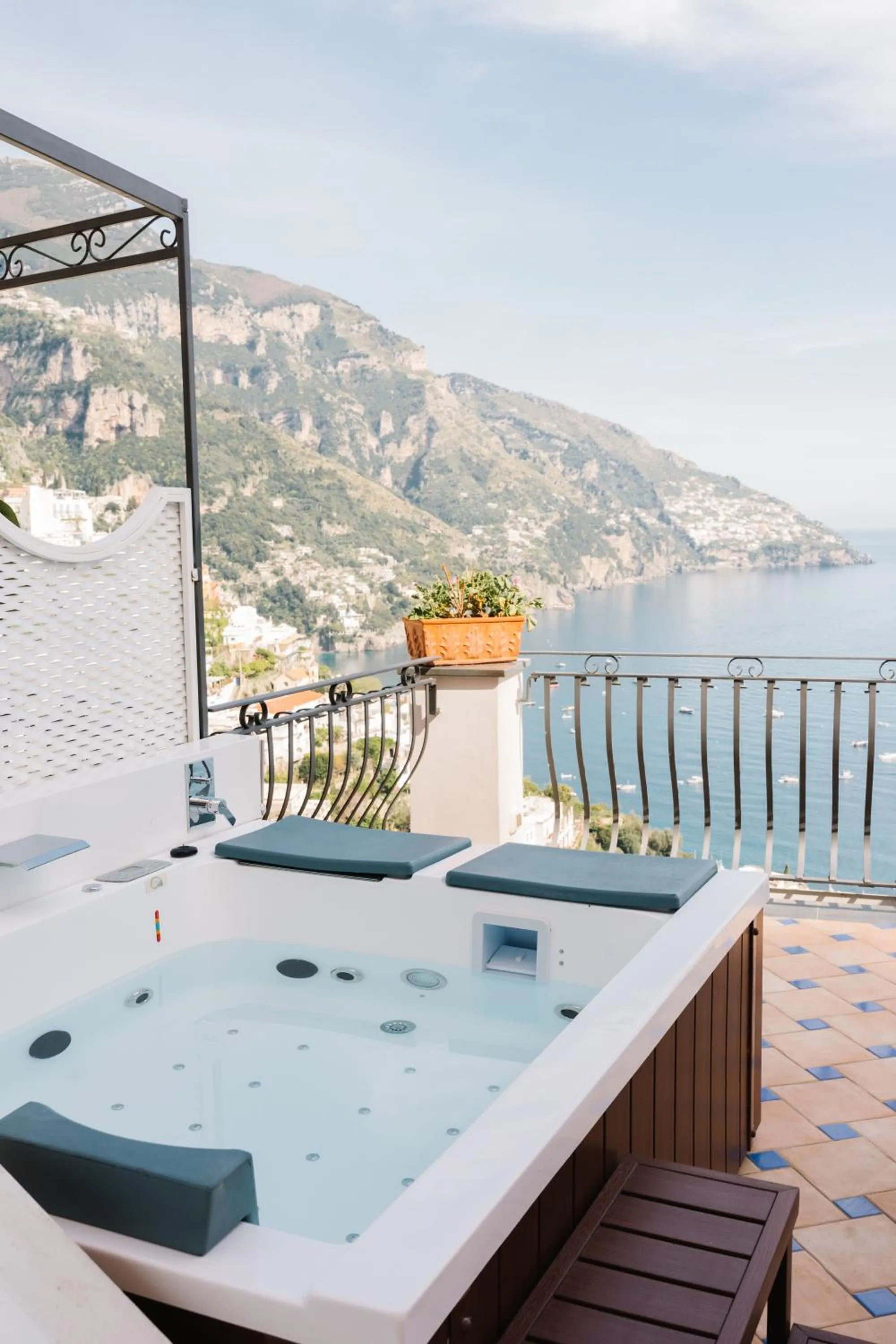 Hot Tub in Hotel Conca d'Oro