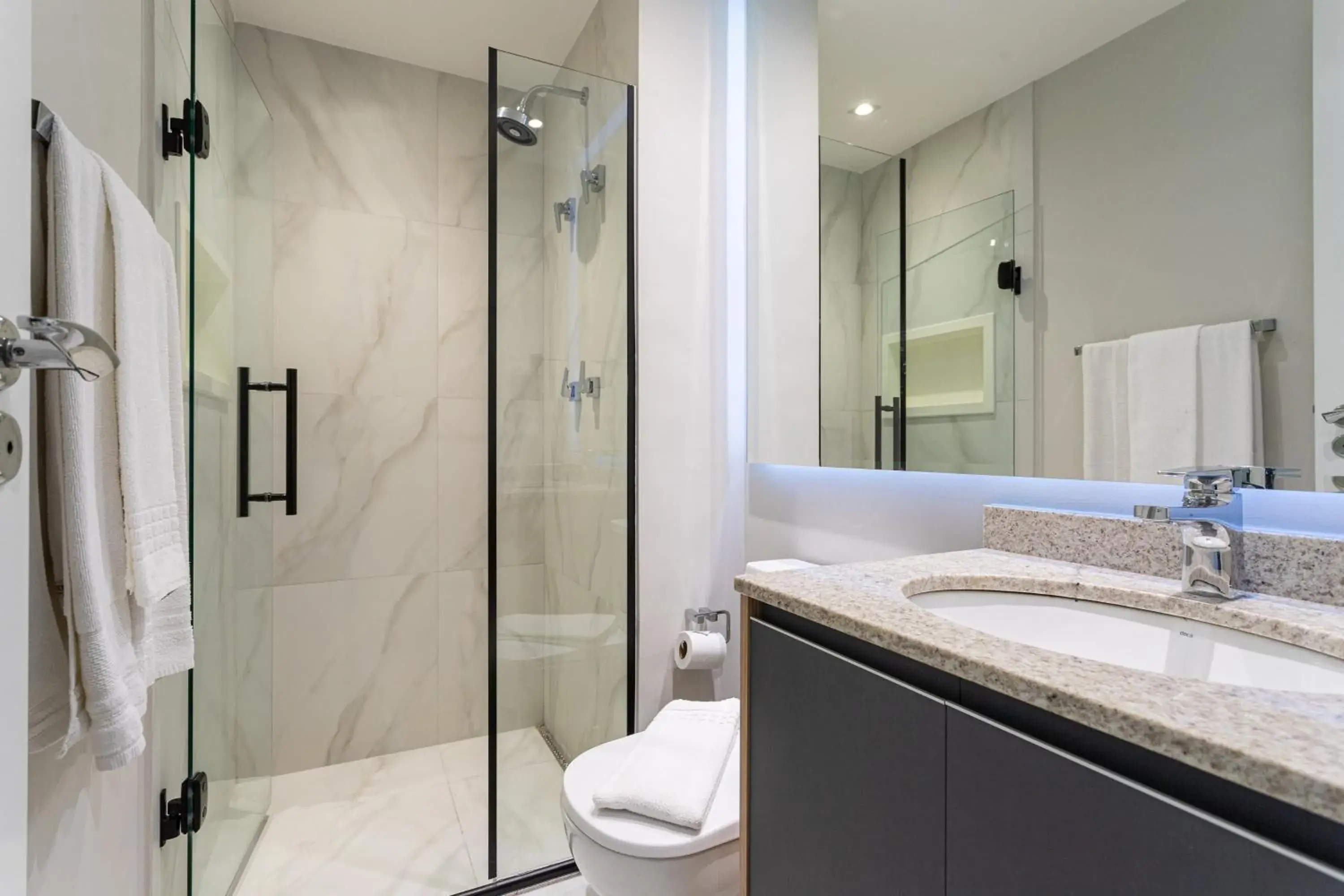 Shower in Charlie Vitrali Moema Shower in Charlie Vitrali Moema