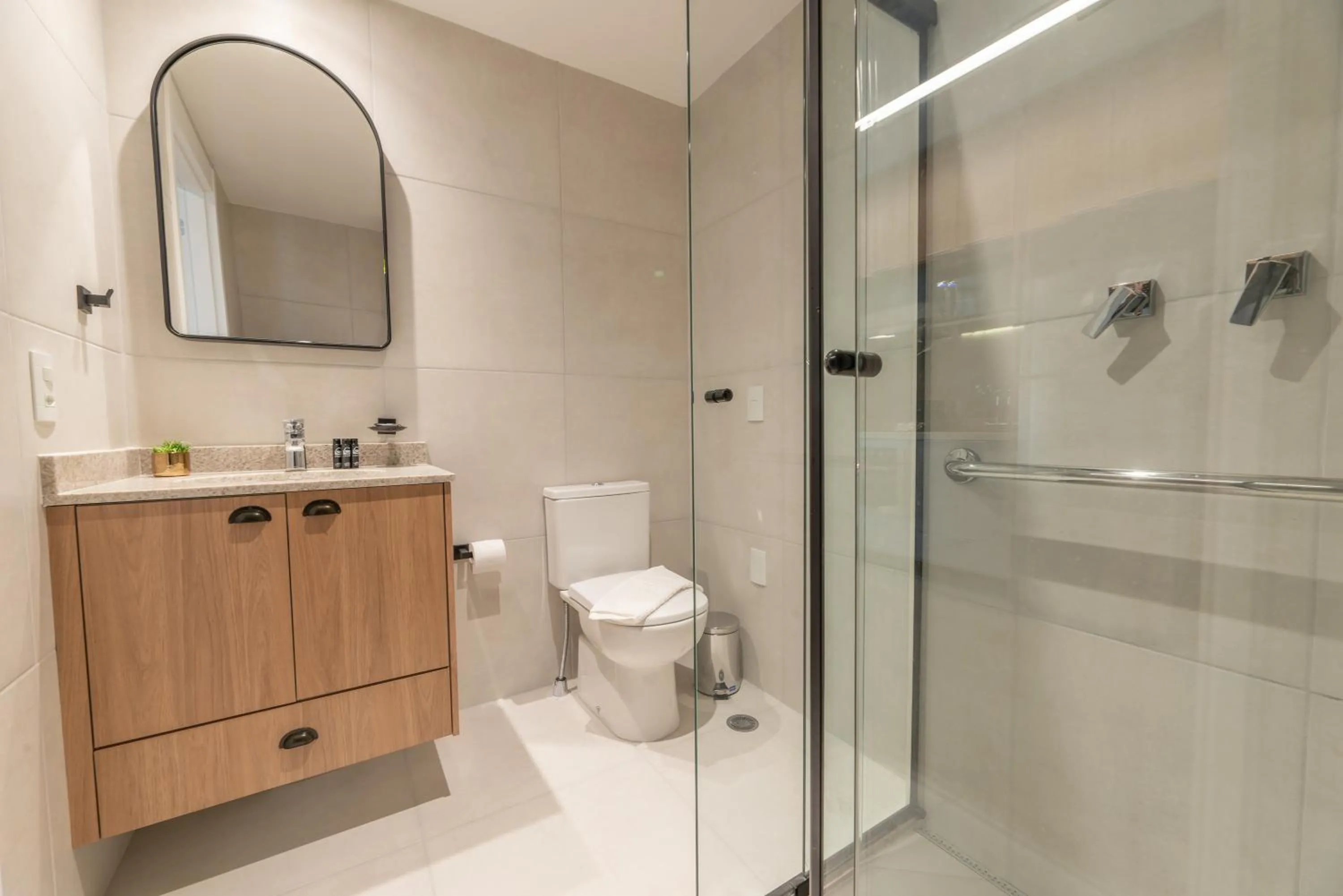 Shower in Charlie Vitrali Moema