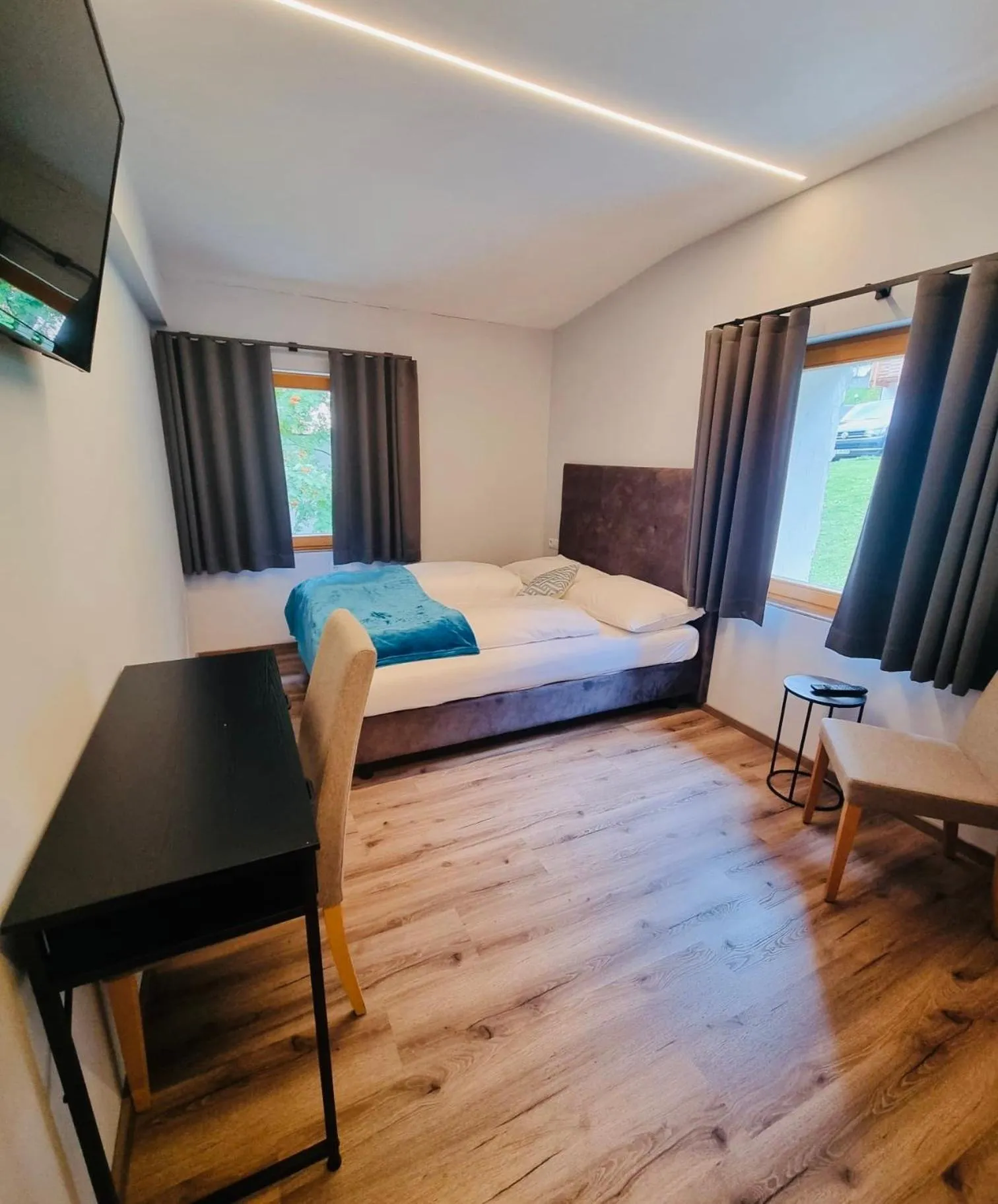 Photo of the whole room in Glacier Rock guesthouse ex Pension Dangl