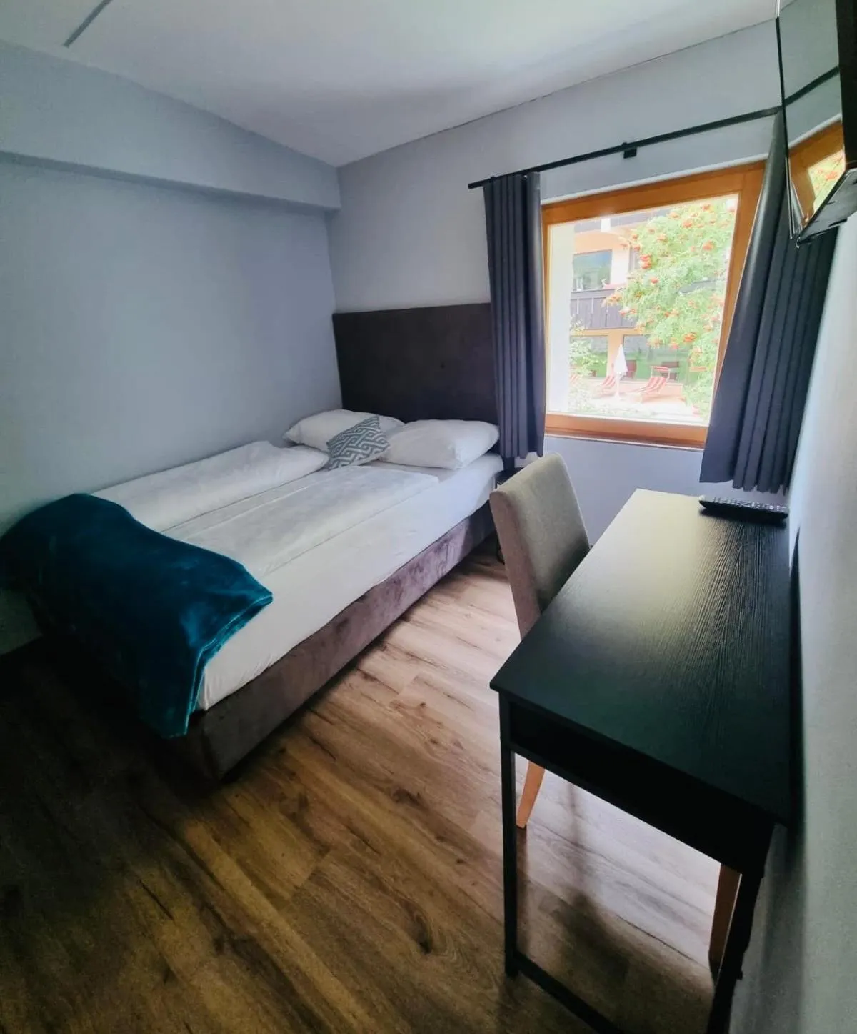 Photo of the whole room in Glacier Rock guesthouse ex Pension Dangl