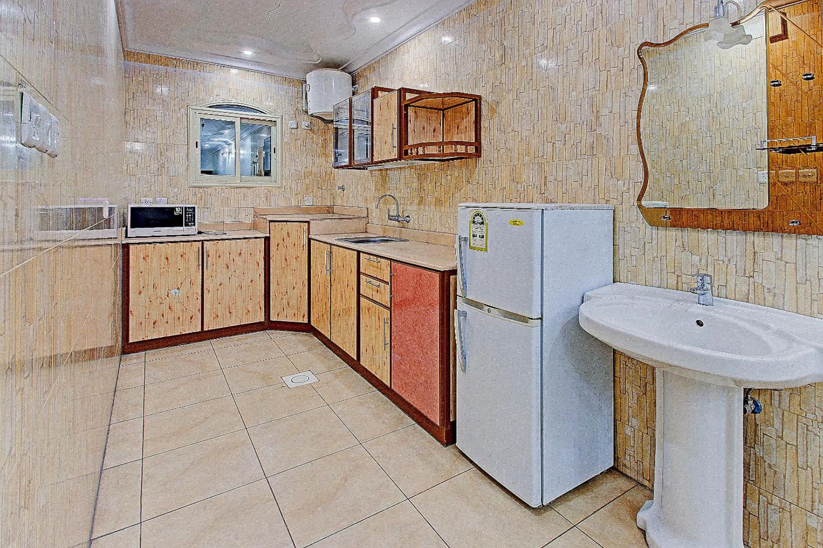 Kitchen or kitchenette, Kitchen/Kitchenette in OYO 601 Ibs For Residential Units