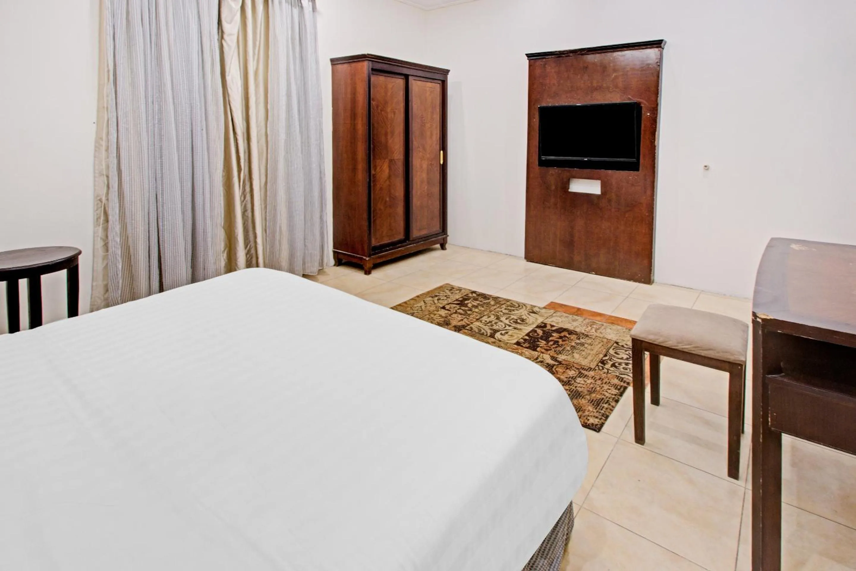 TV and multimedia, TV/Entertainment Center in OYO 601 Ibs For Residential Units