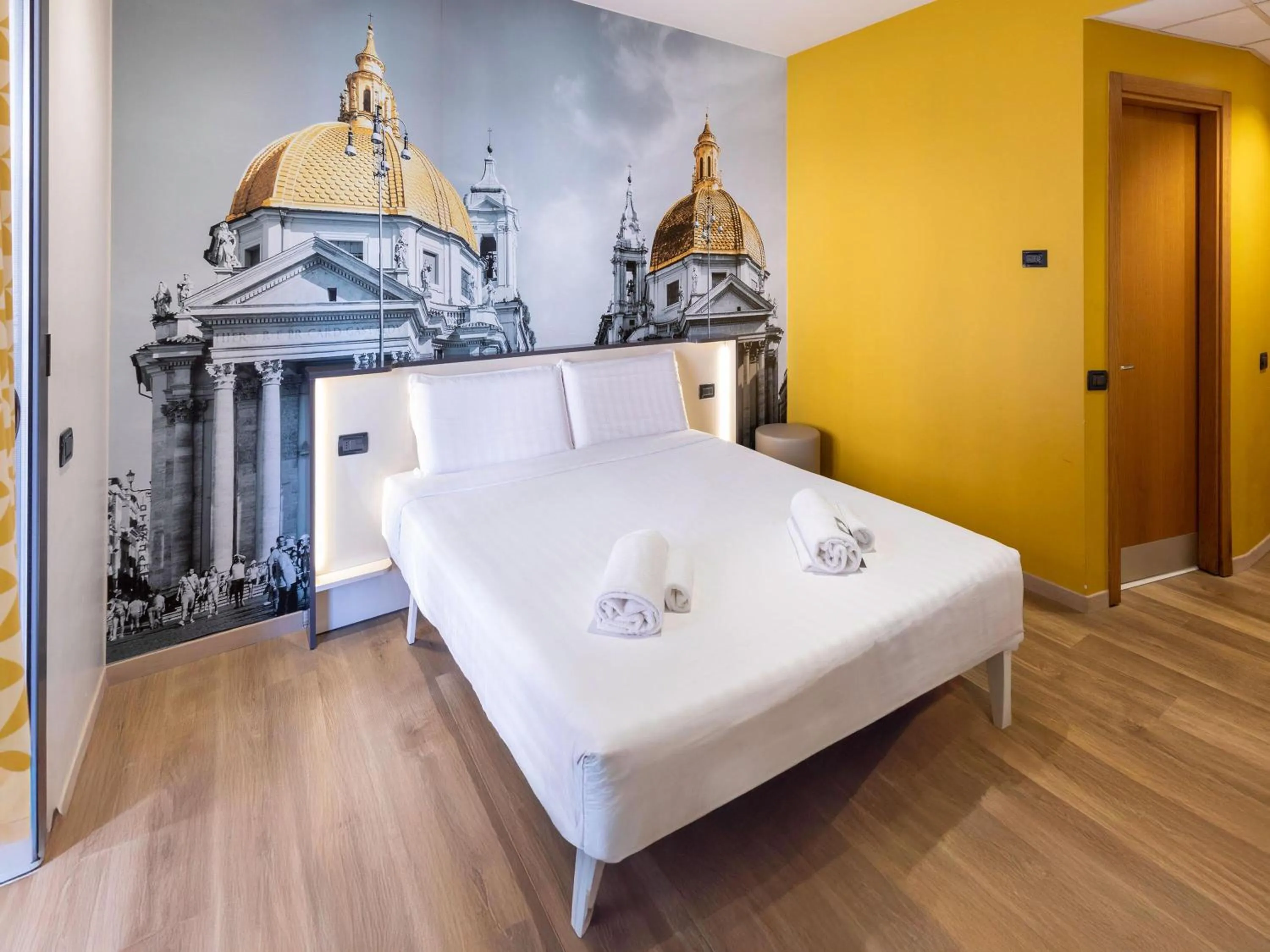 Photo of the whole room, Bed in B&B Hotel Roma Tuscolana San Giovanni