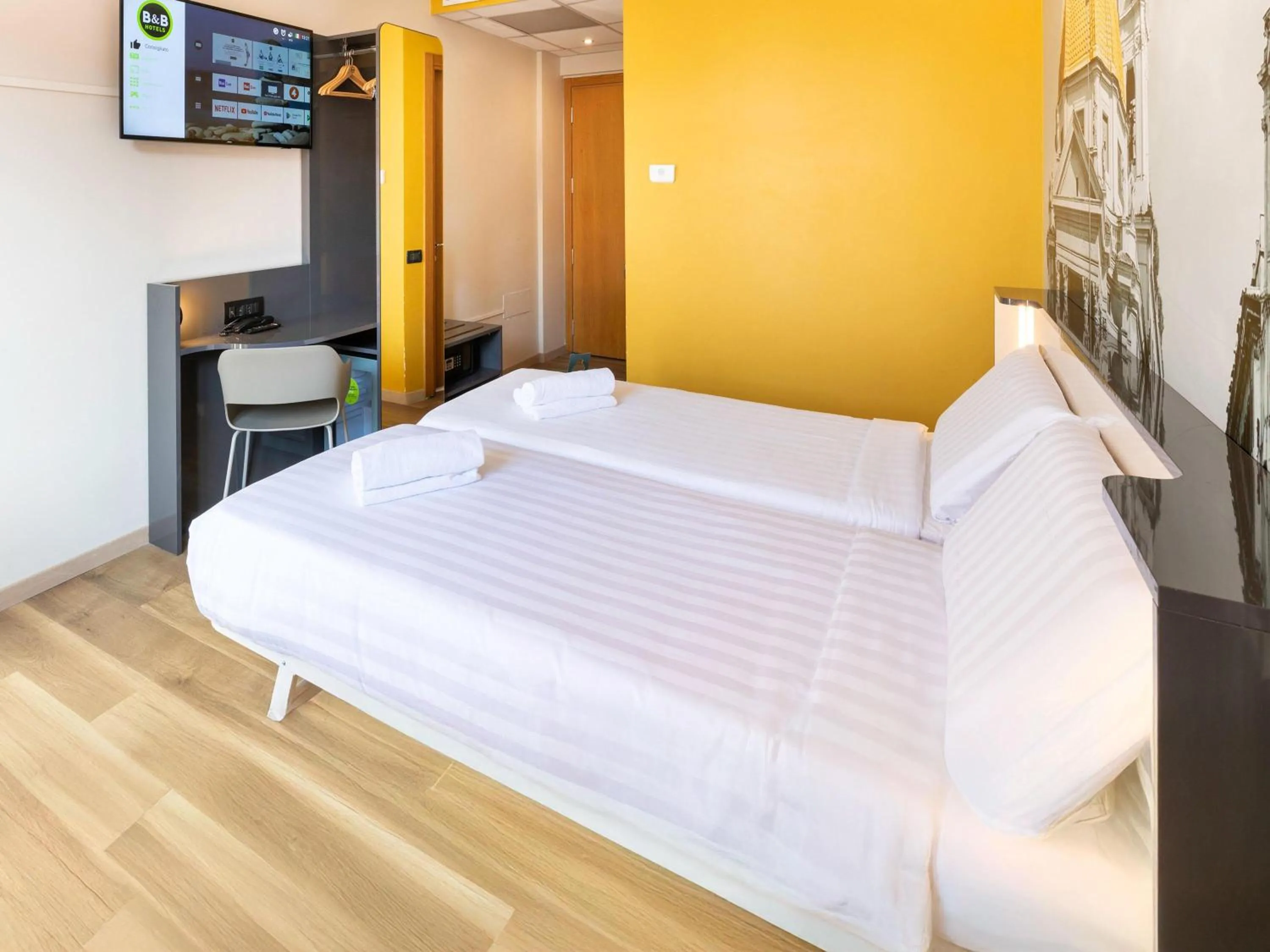 Photo of the whole room, Bed in B&B Hotel Roma Tuscolana San Giovanni