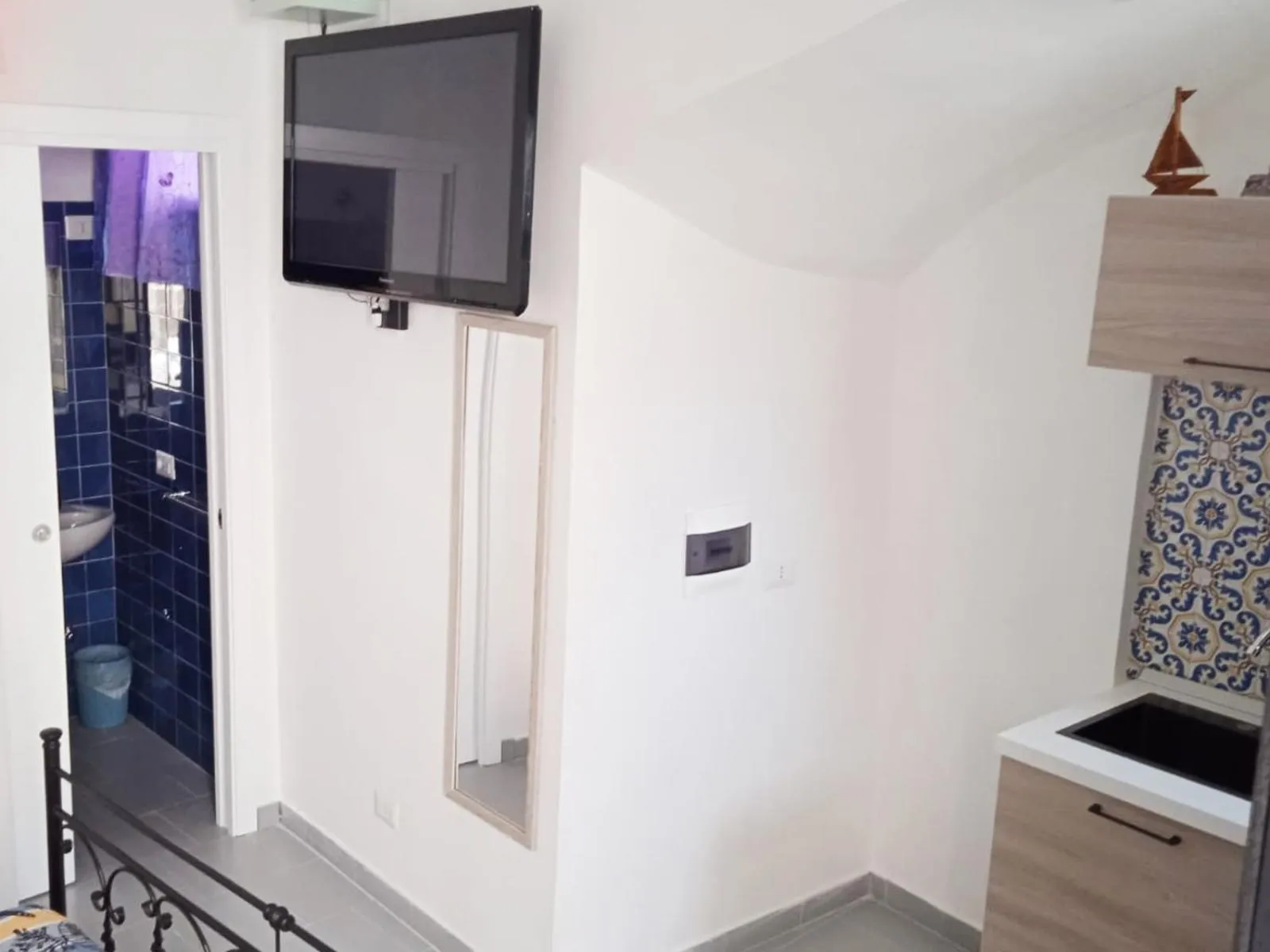 TV and multimedia in B&B Casetta Verde FELICE