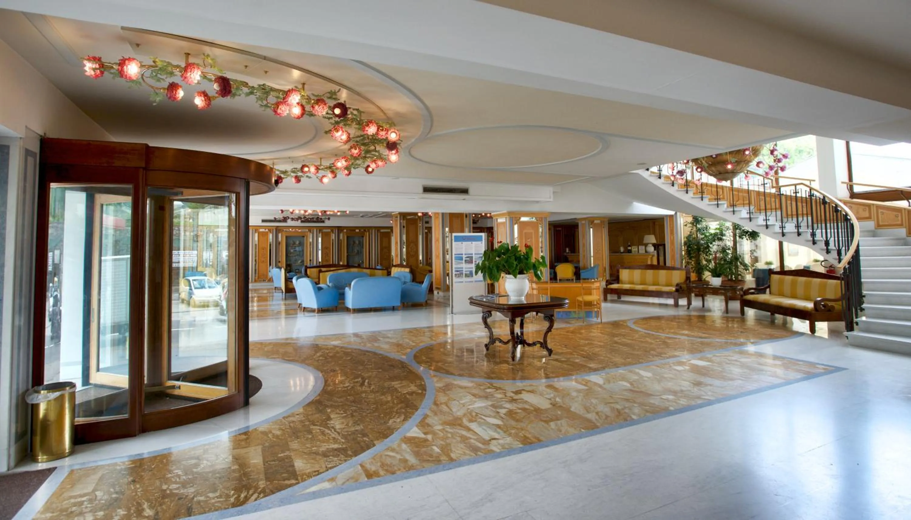 Lobby or reception in Grand Hotel Flora